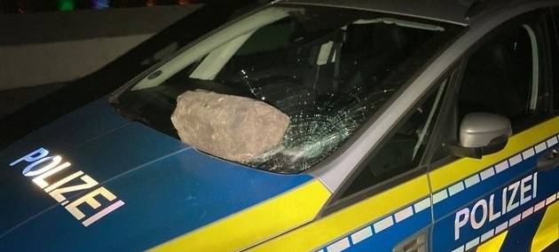 Polizei sucht nach Steinwurf Zeugen