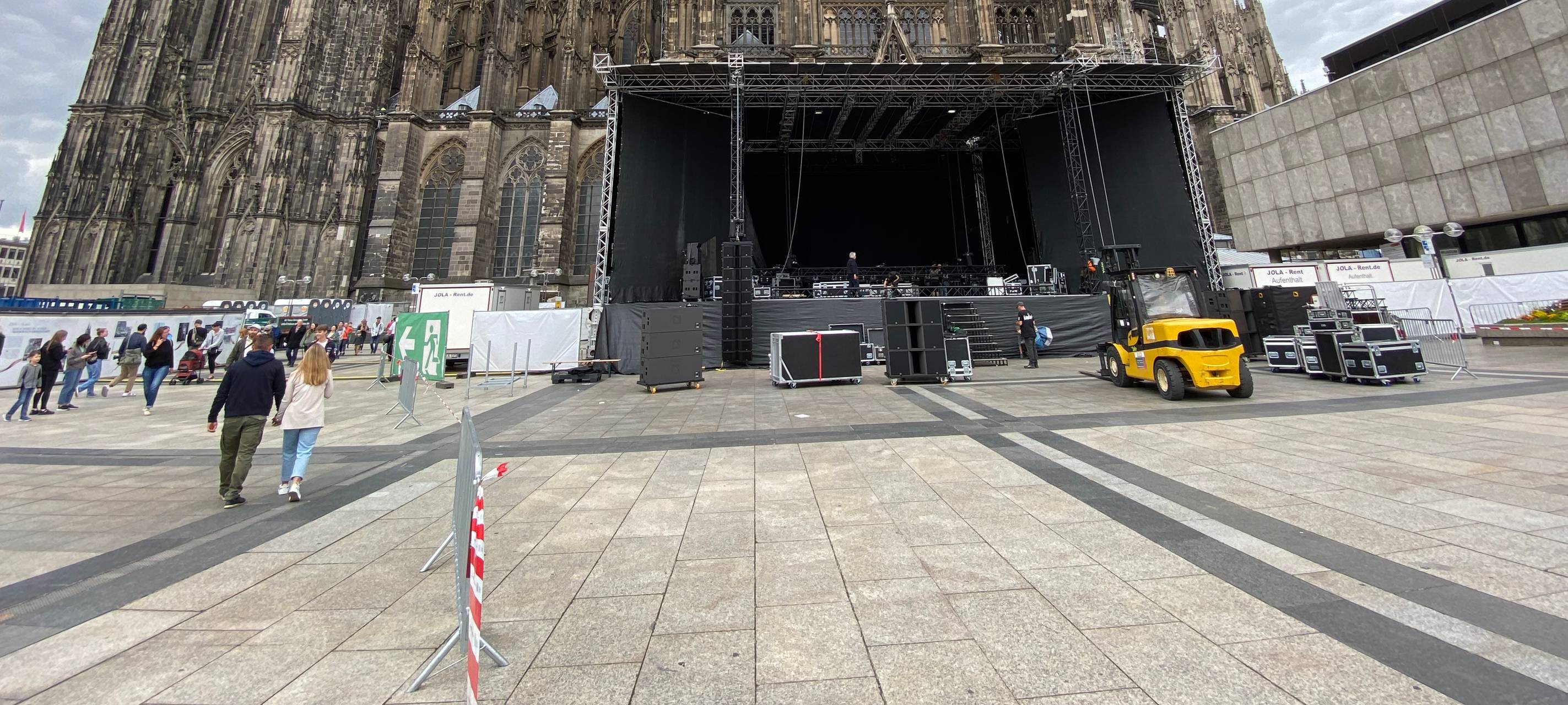 Auftakt: "Weltstars auf dem Roncalliplatz" mit Alvaro Soler