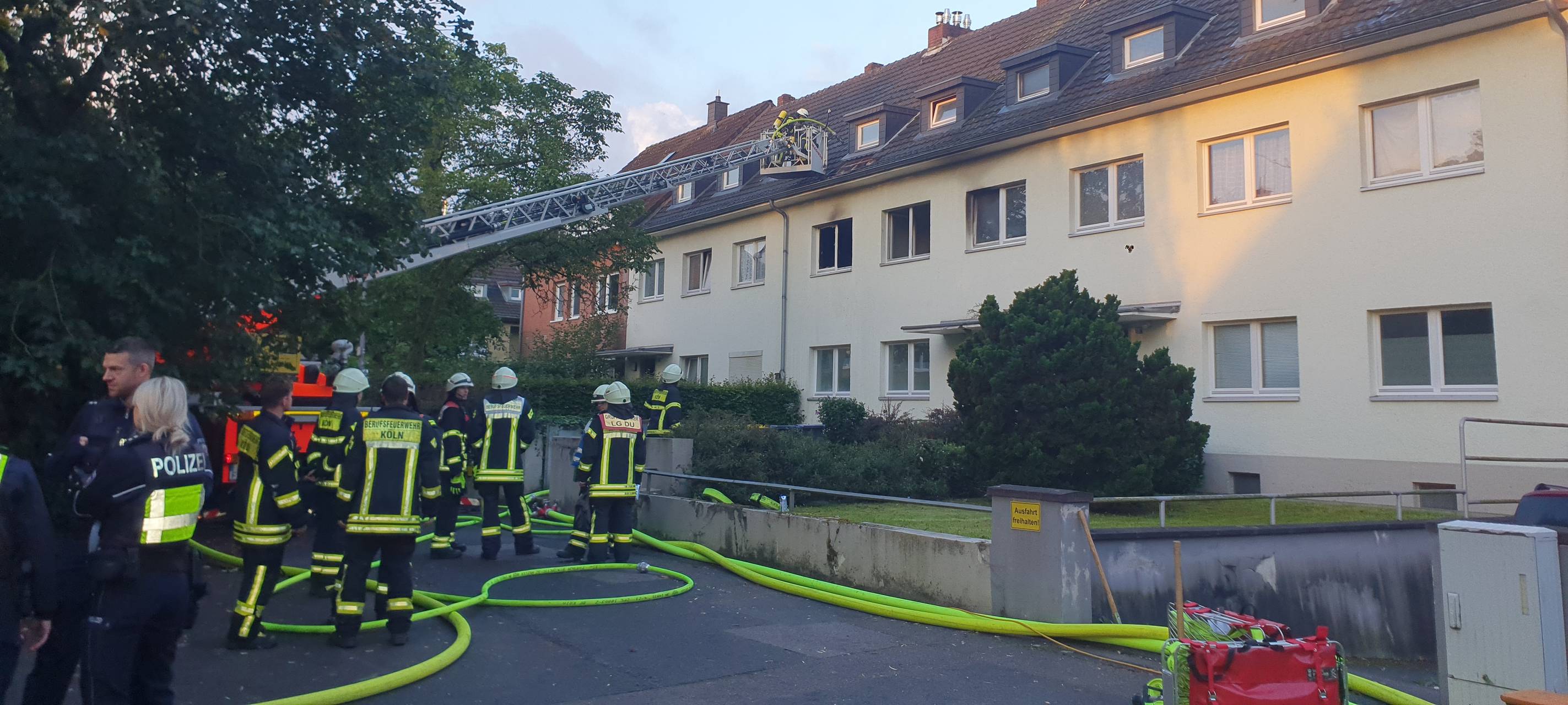 Bewohner nach Brand in Dünnwald gerettet