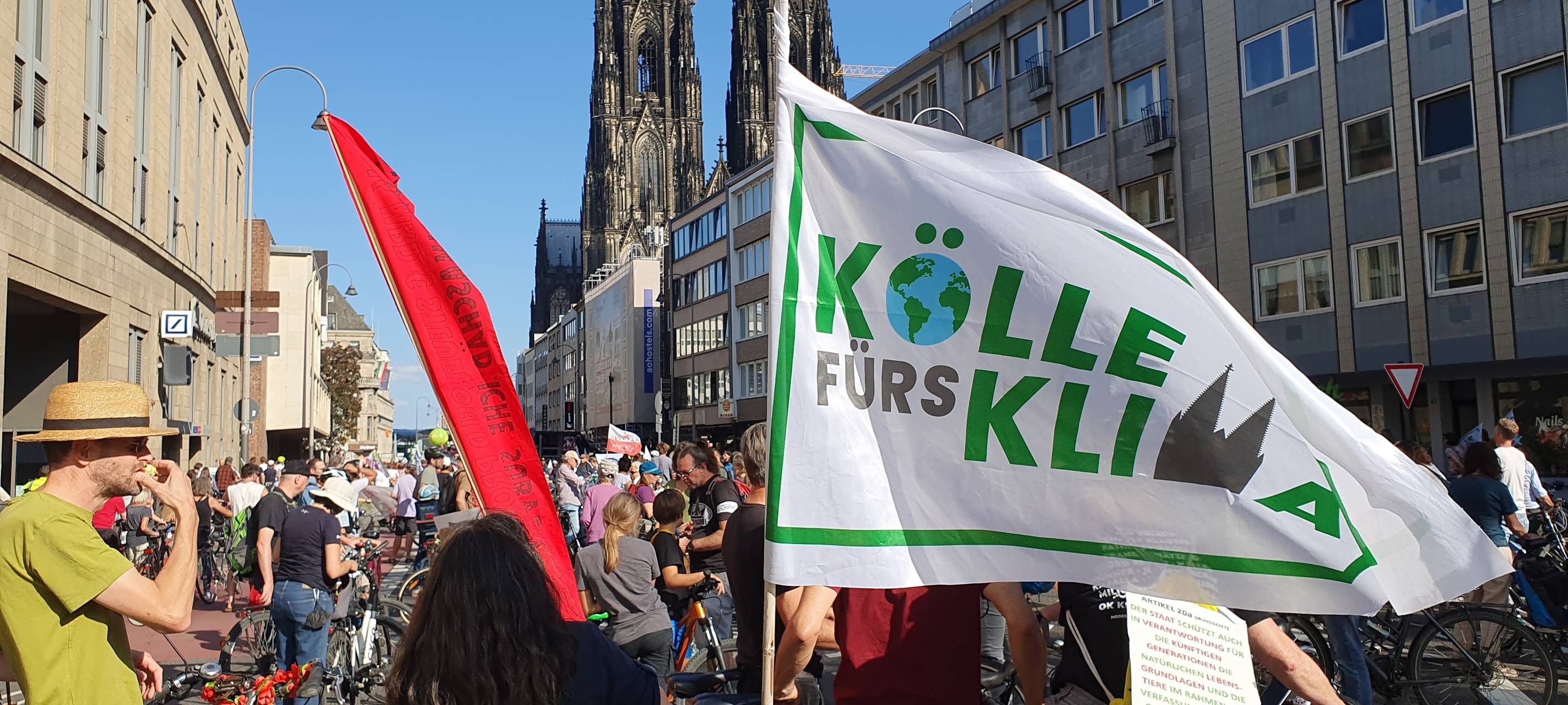 Bilanz: Demonstration für erneuerbare Energien am Heumarkt