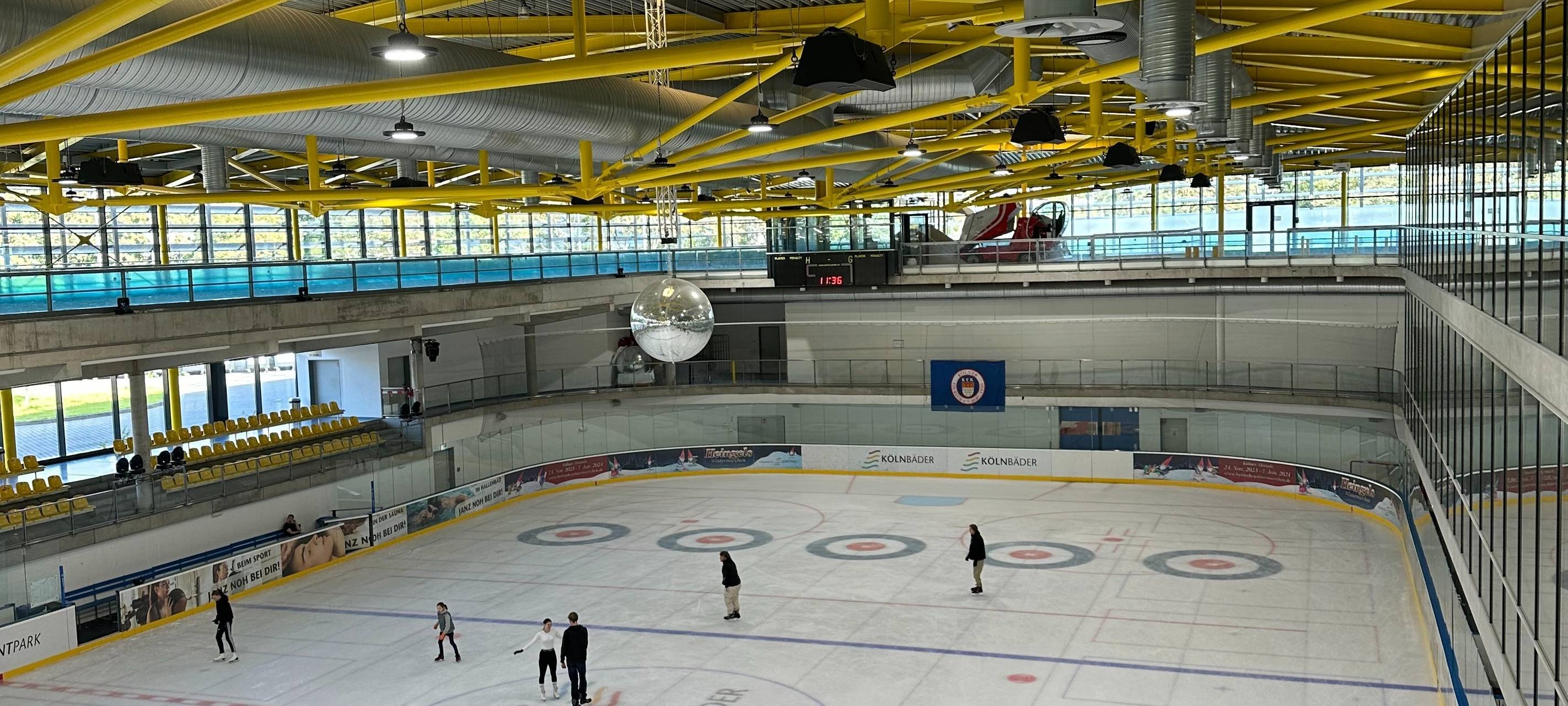Schlittschuhsaison im Lentpark gestartet