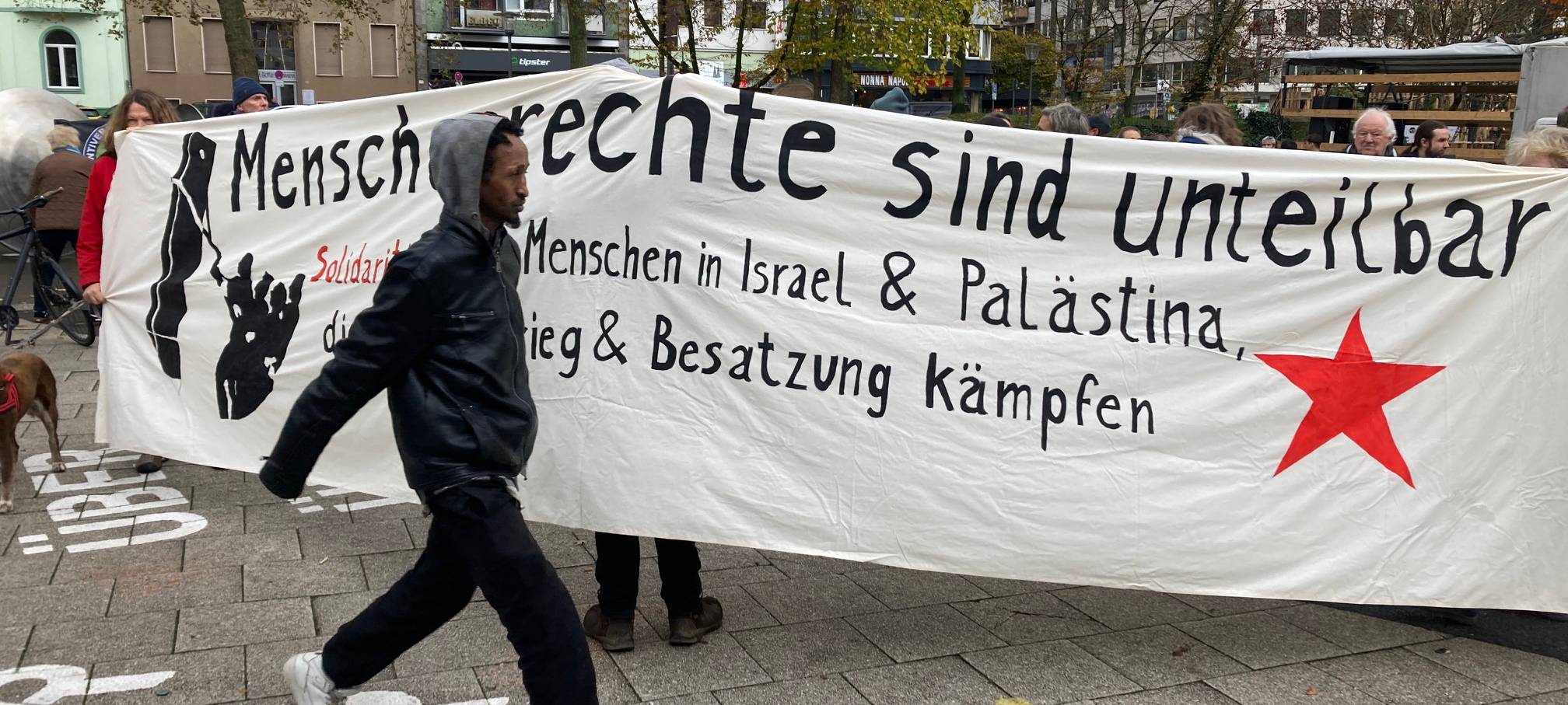 Tausende bei Friedensdemo am Ebertplatz