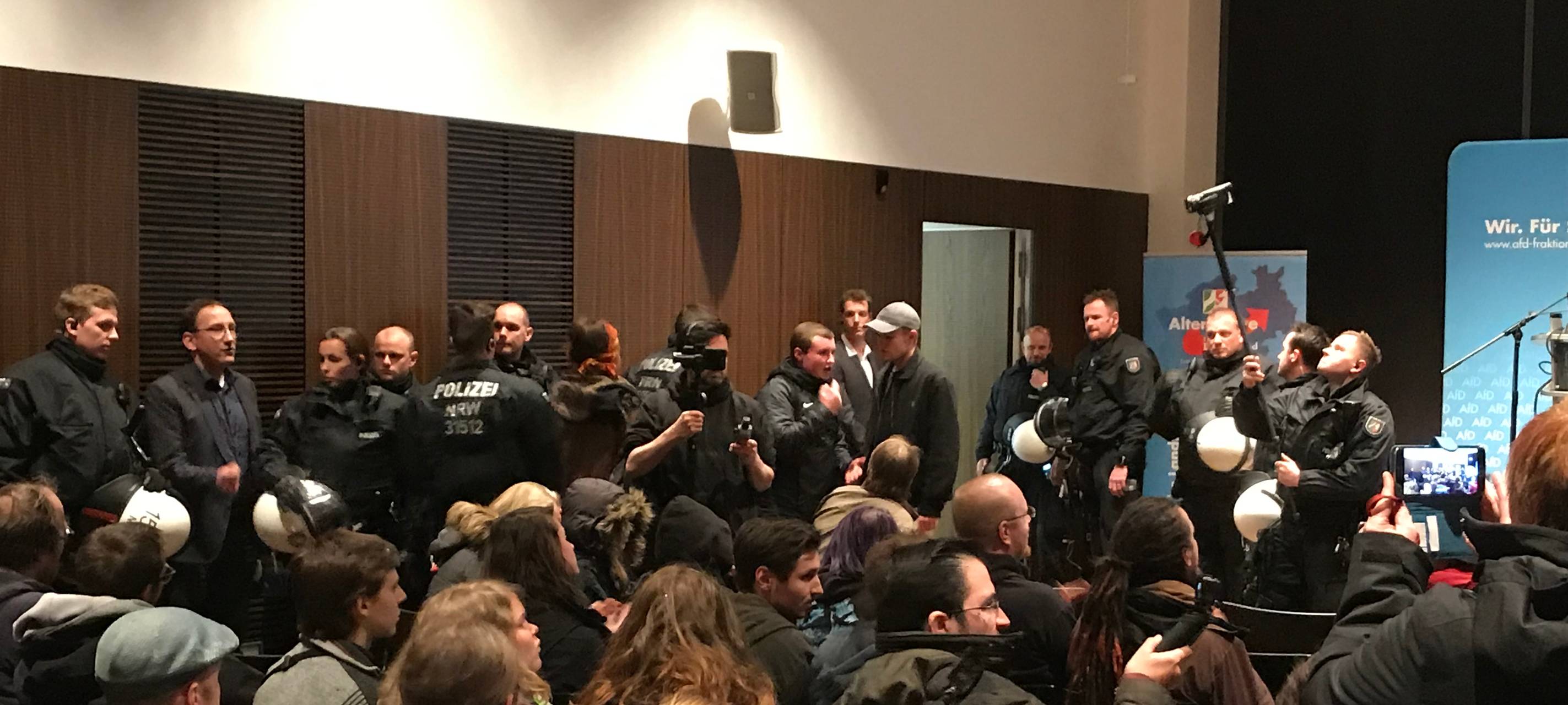 Demonstranten stören AfD-Versammlung