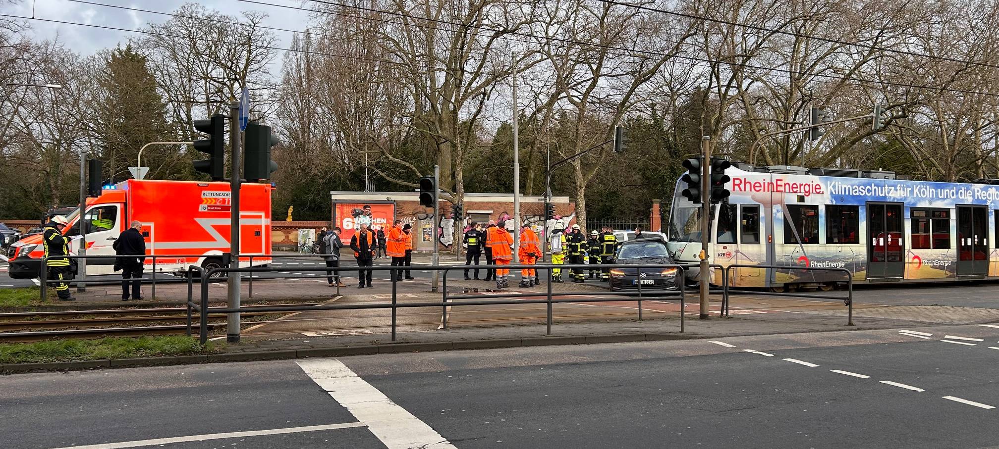 Schwerer Unfall mit KVB-Bahn