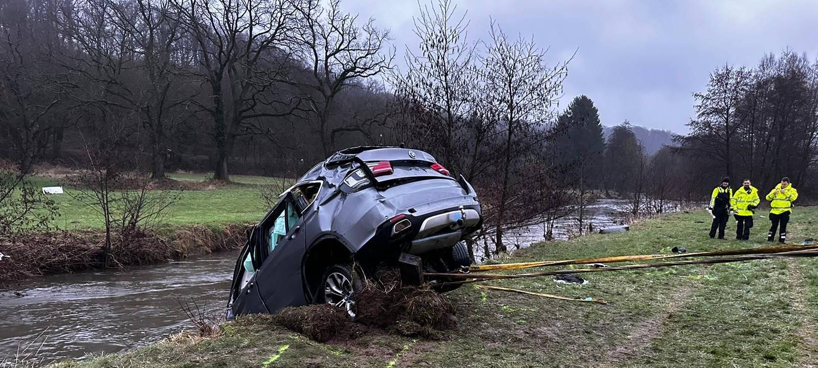 Zwei Verletzte nach schwerem Autounfall auf der A3