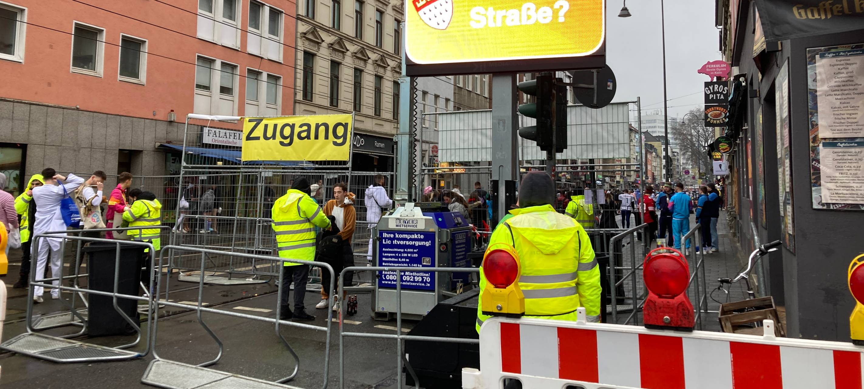 Eröffnung des Straßenkarnevals mit weniger Jecken
