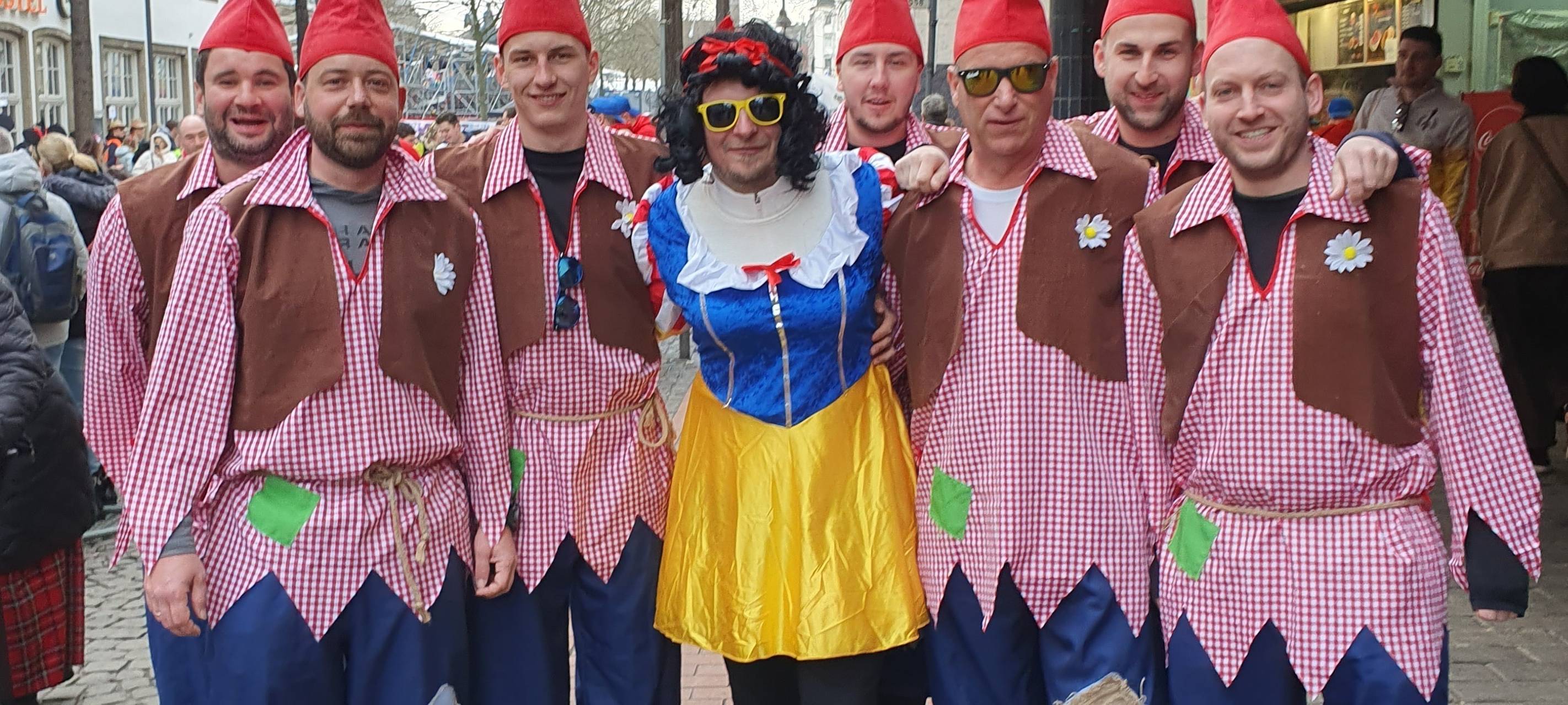 Der Rosenmontagszug läuft