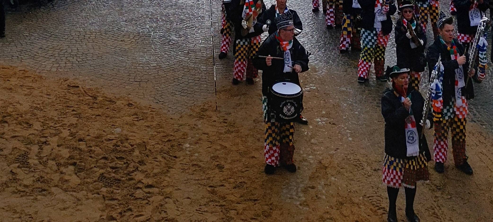 Der Rosenmontagszug läuft
