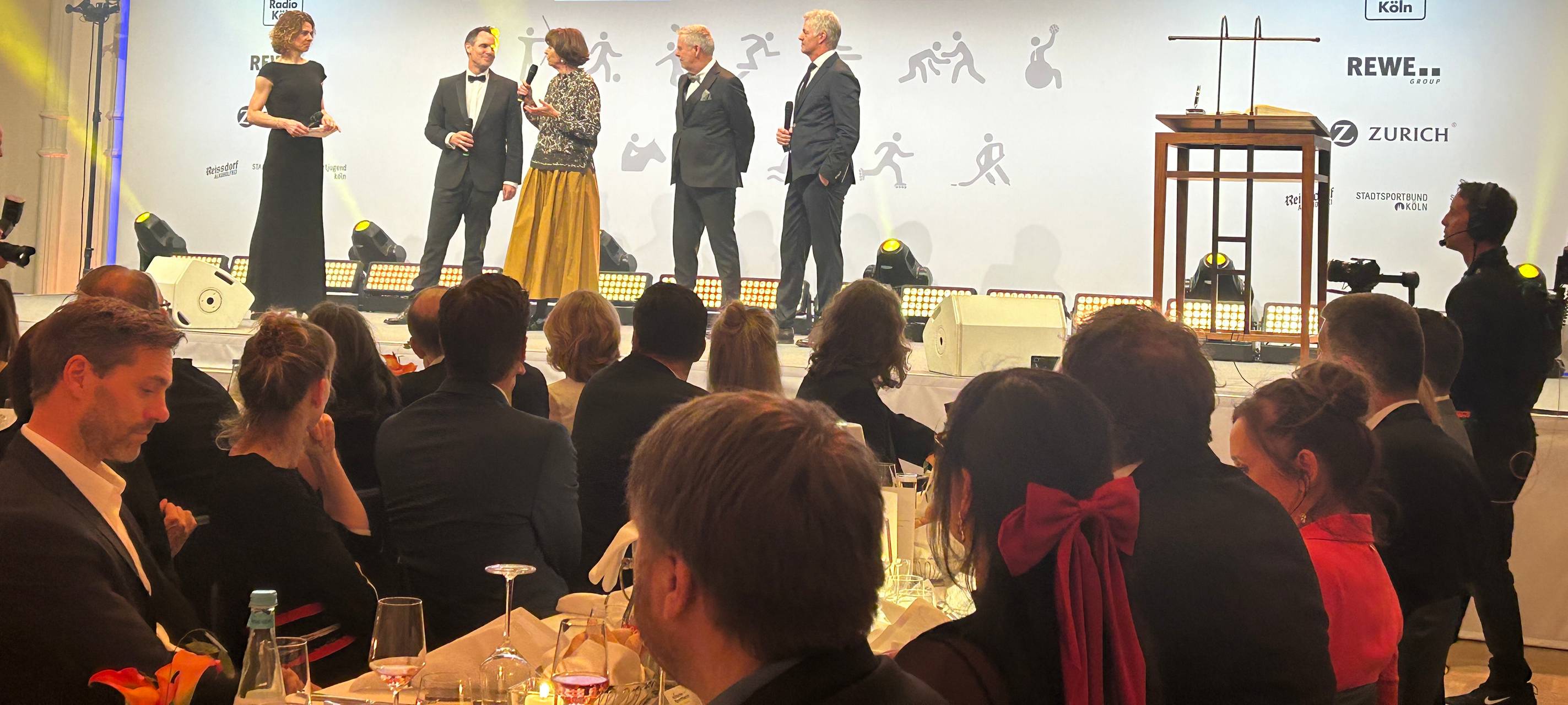 Sonderehrungen bei der Kölschen Sportnacht