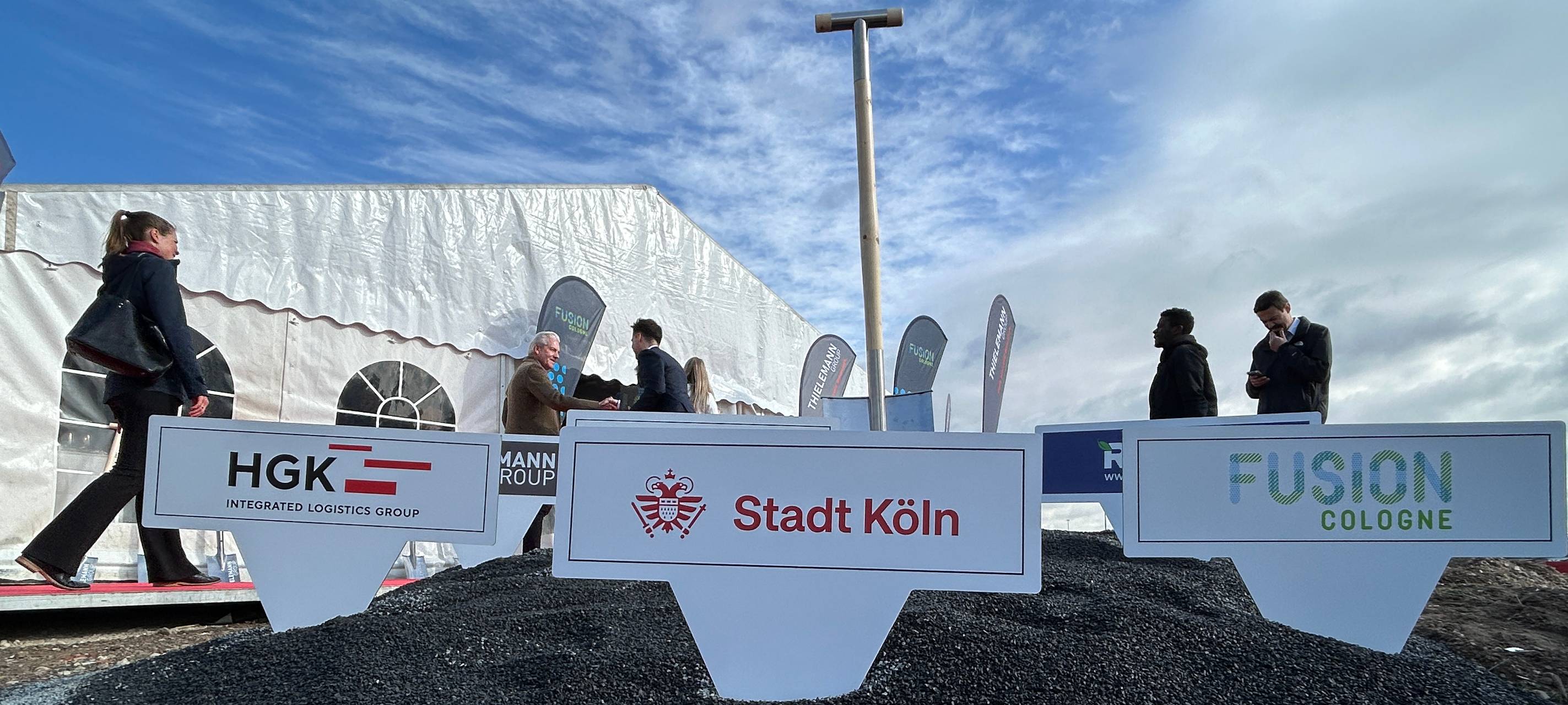 Neues Logistikzentrum im Niehler Hafen
