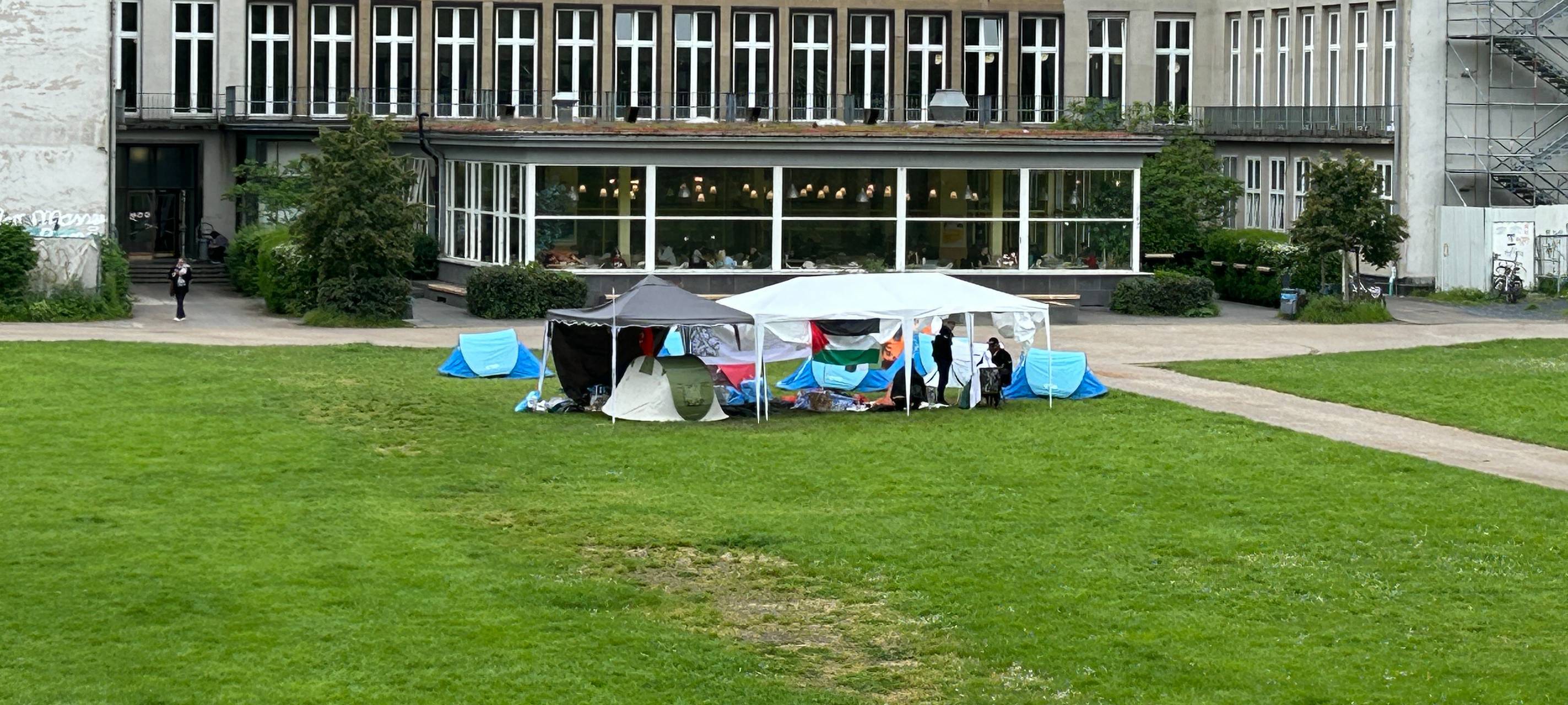 Studentisches Protestcamp darf an Uni Köln bleiben