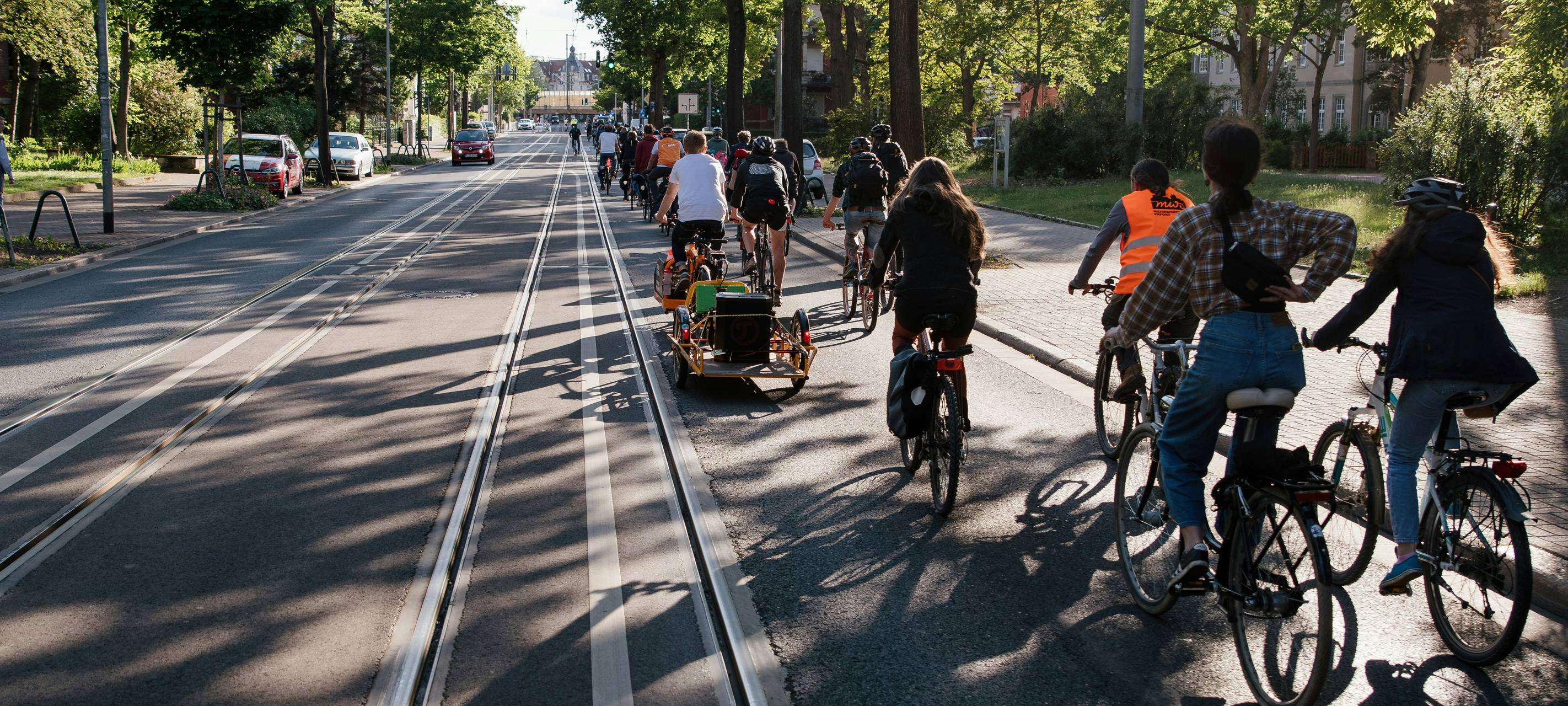 3.000 Radfahrer Demonstrieren für sichere Brückenwege