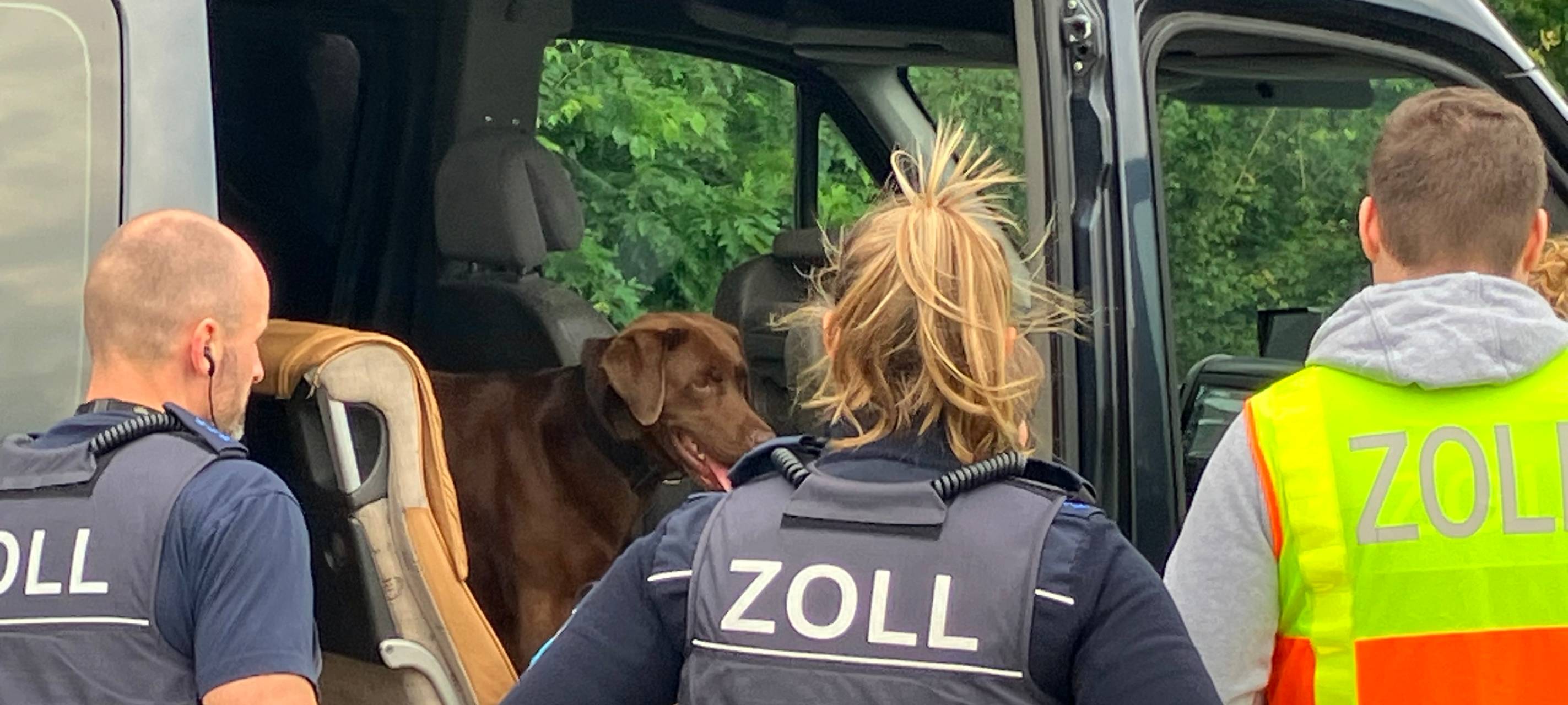 Zoll deckt Ausbeutung in Kölner Nagelstudios auf