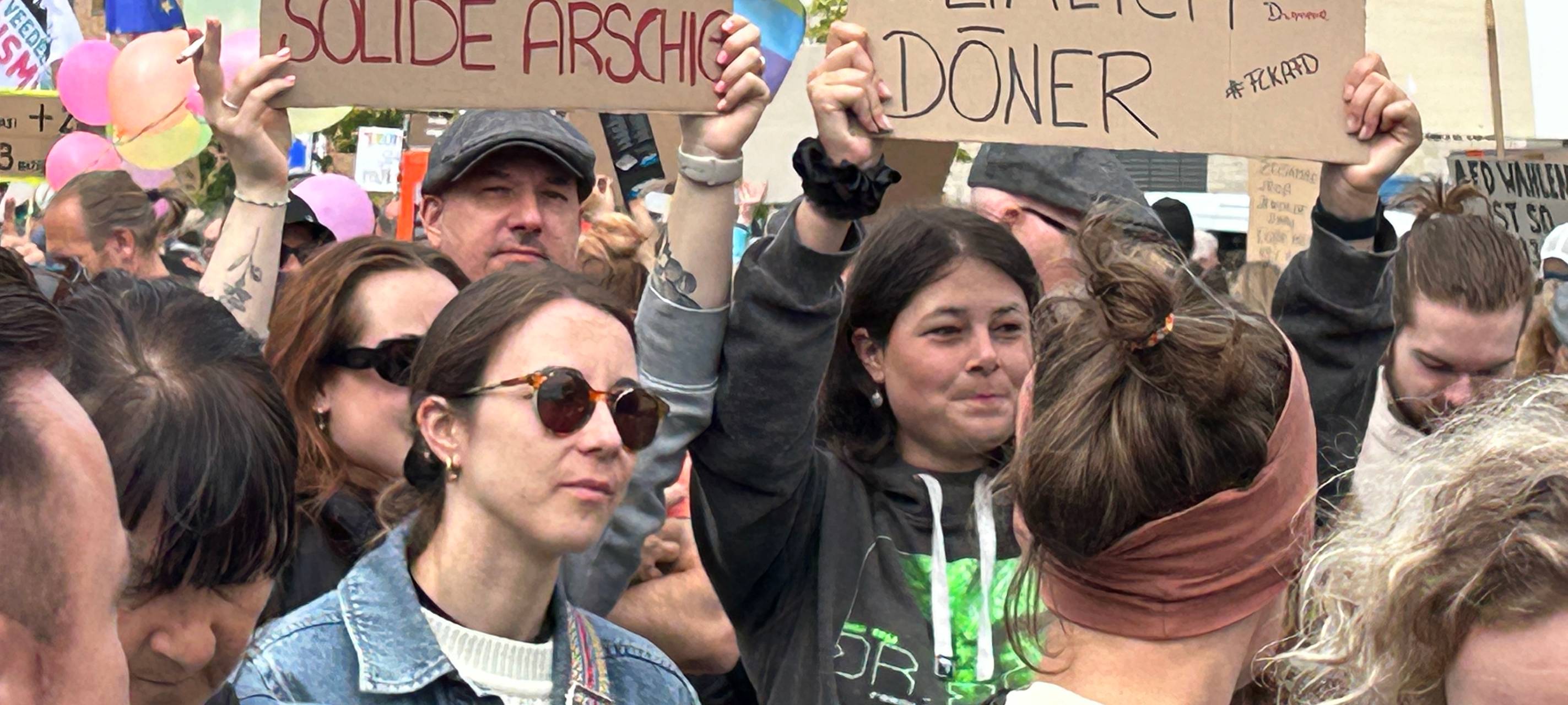 Kölner Spendenkonvoi ruft zur Demo auf