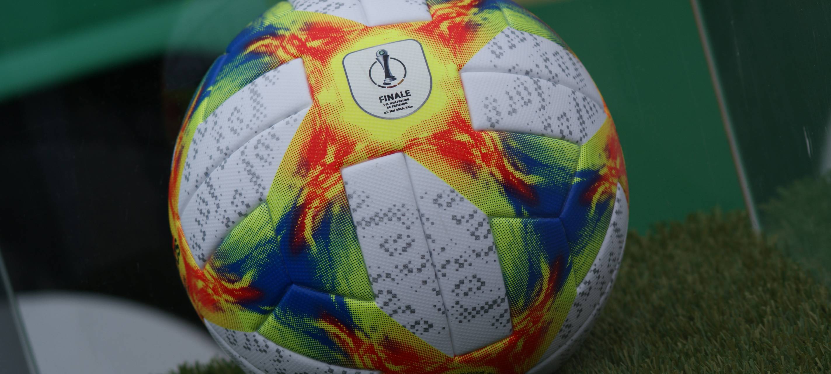 VfL Wolfsburg holt Titel in Köln