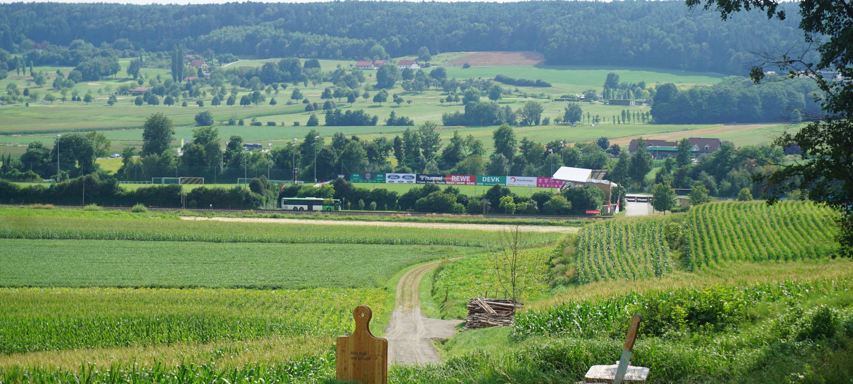 Blick auf die Trainingsplätze