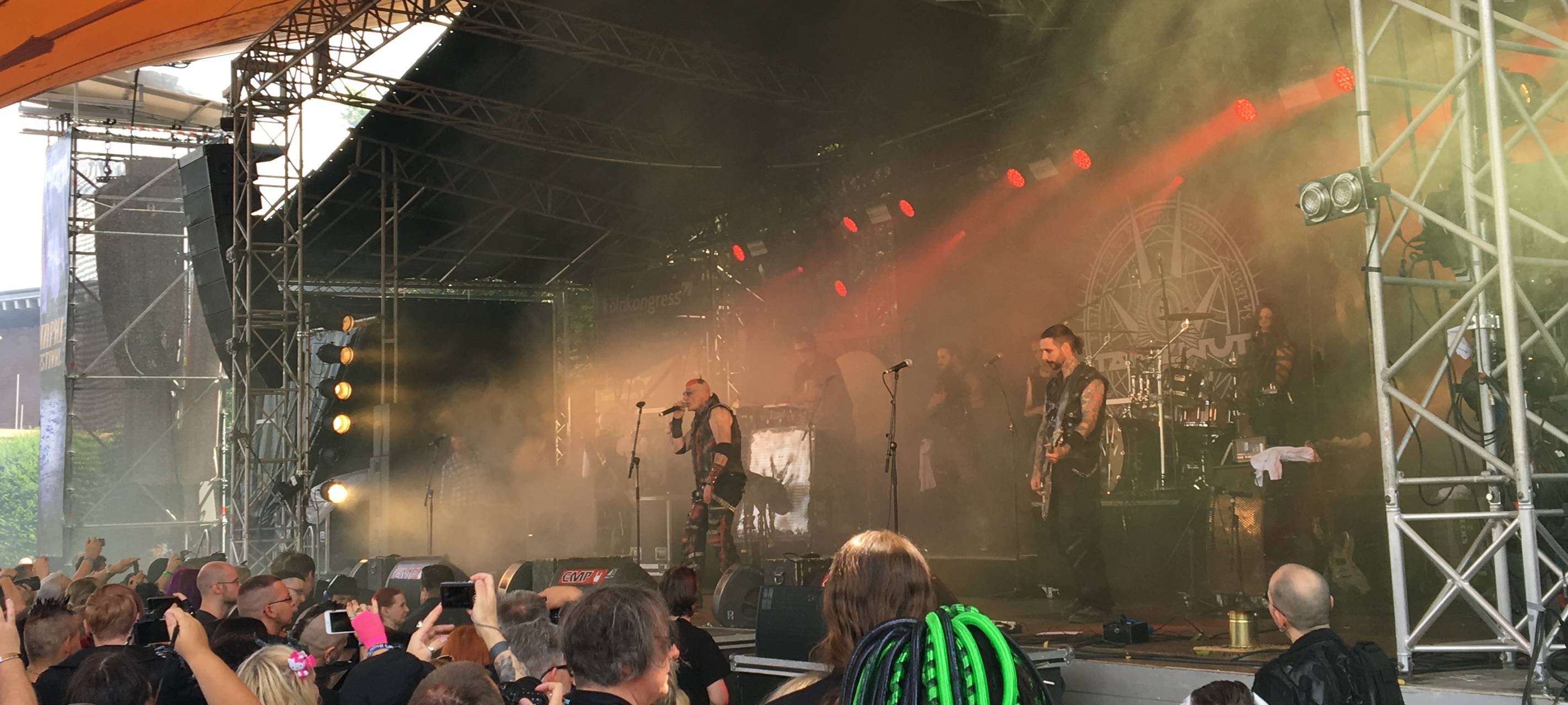 Amphi Festival lockt Tausende zum Tanzbrunnen