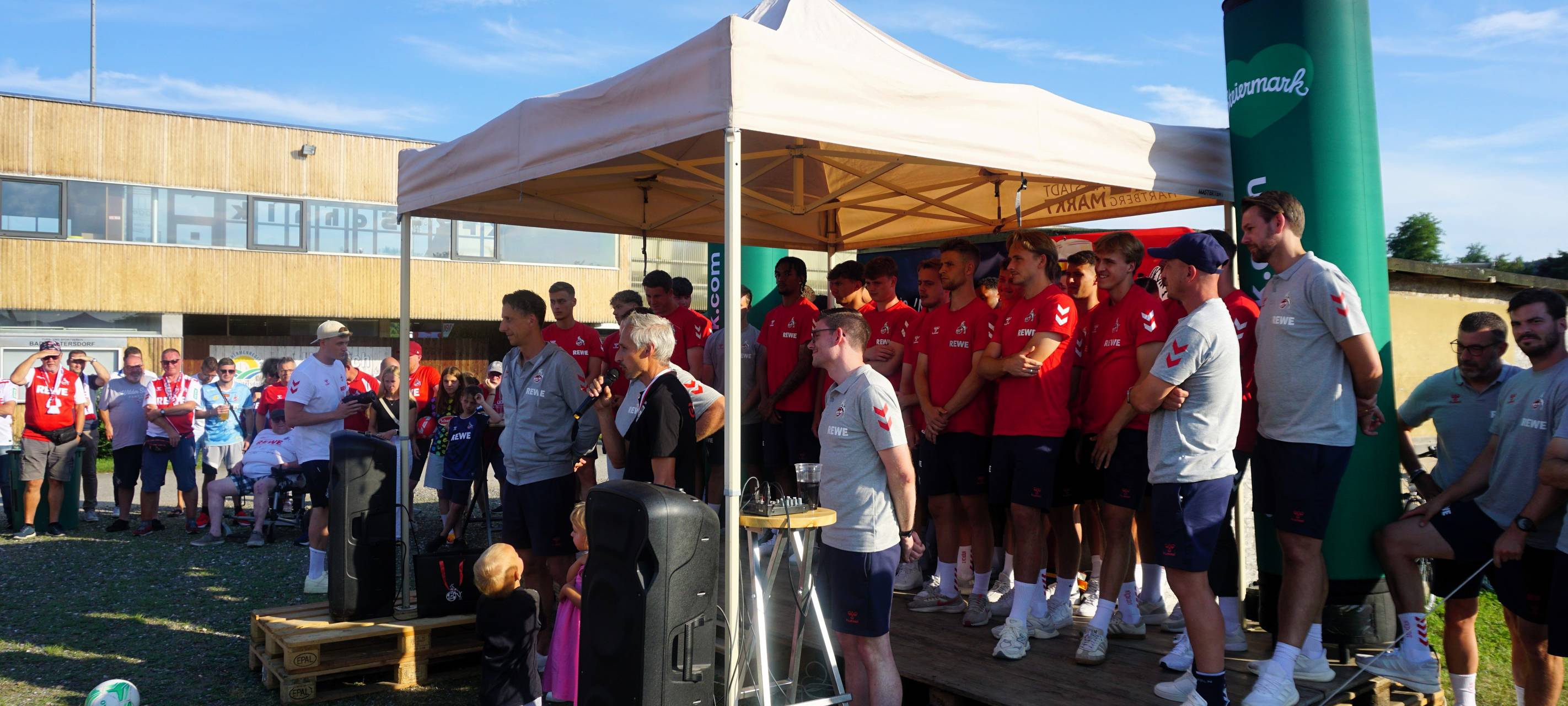 Mannschaft beim Fanabend