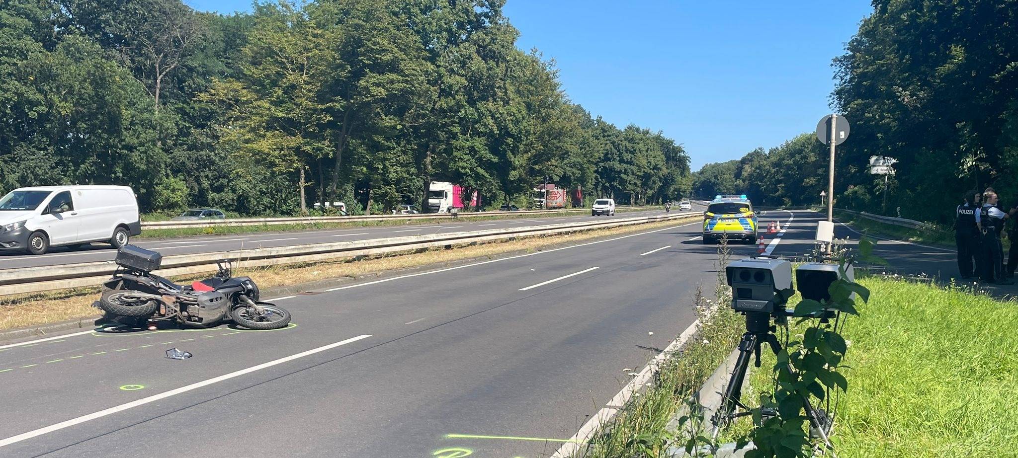 Merkenich: Motorradfahrer bei Unfall lebensgefährlich verletzt