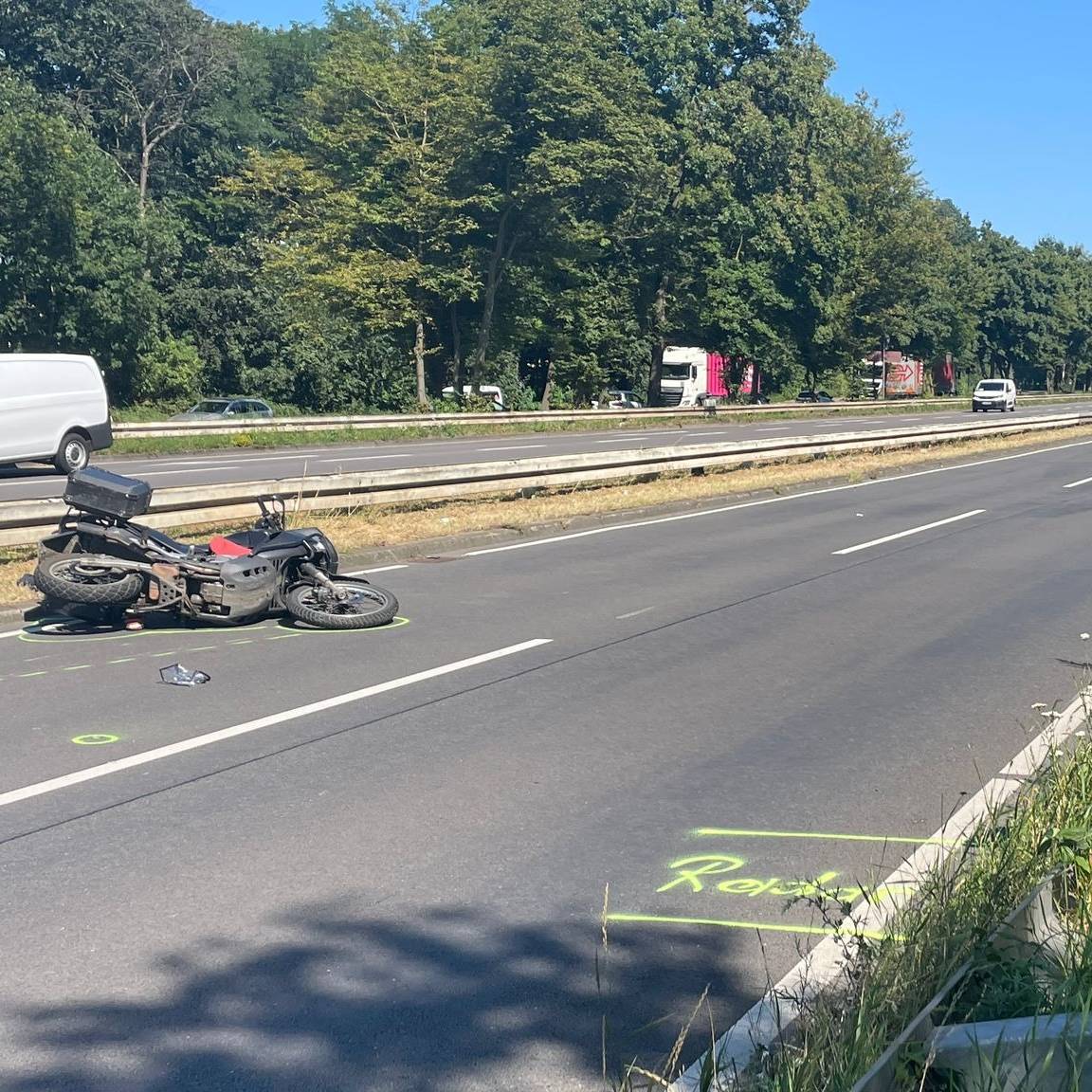 Merkenich: Motorradfahrer bei Unfall lebensgefährlich verletzt - Radio Köln