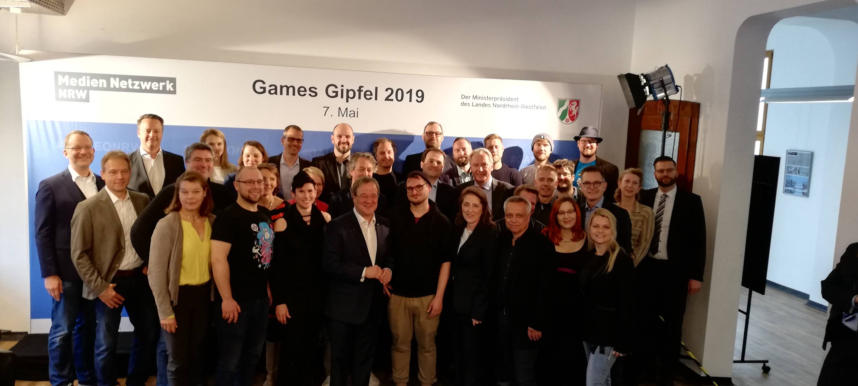 Ministerpräsident Laschet trifft Gamer