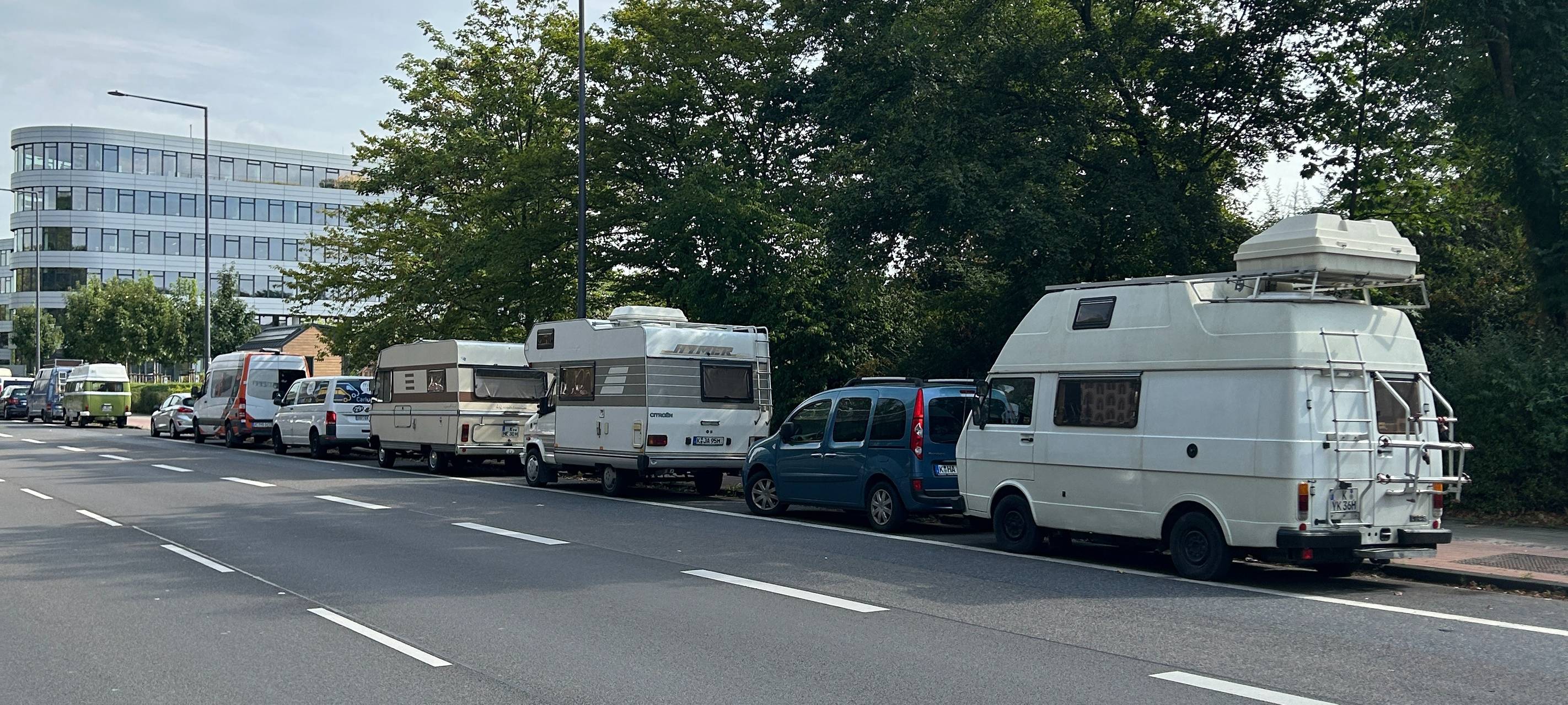 Schwere Parkplatzsuche - Immer mehr Wohnmobile in der Stadt