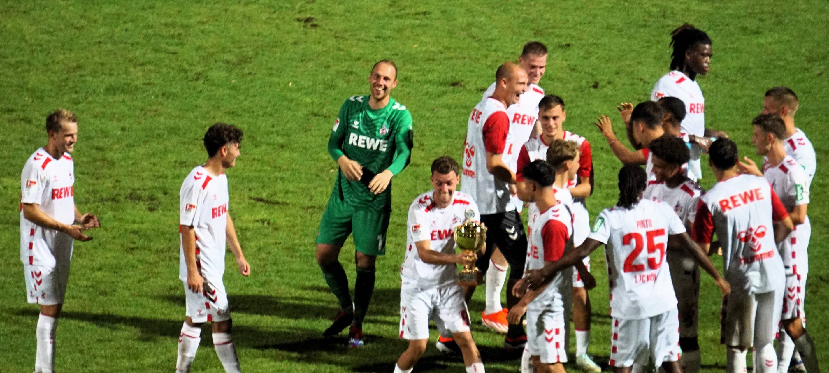 1. FC Köln holt Pokal beim Benefizturnier in Bonn