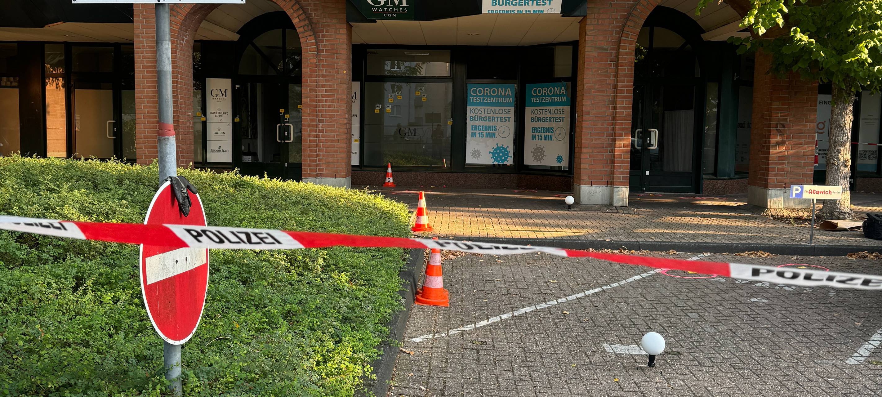 Schüsse auf Uhrengeschäft in Niehl