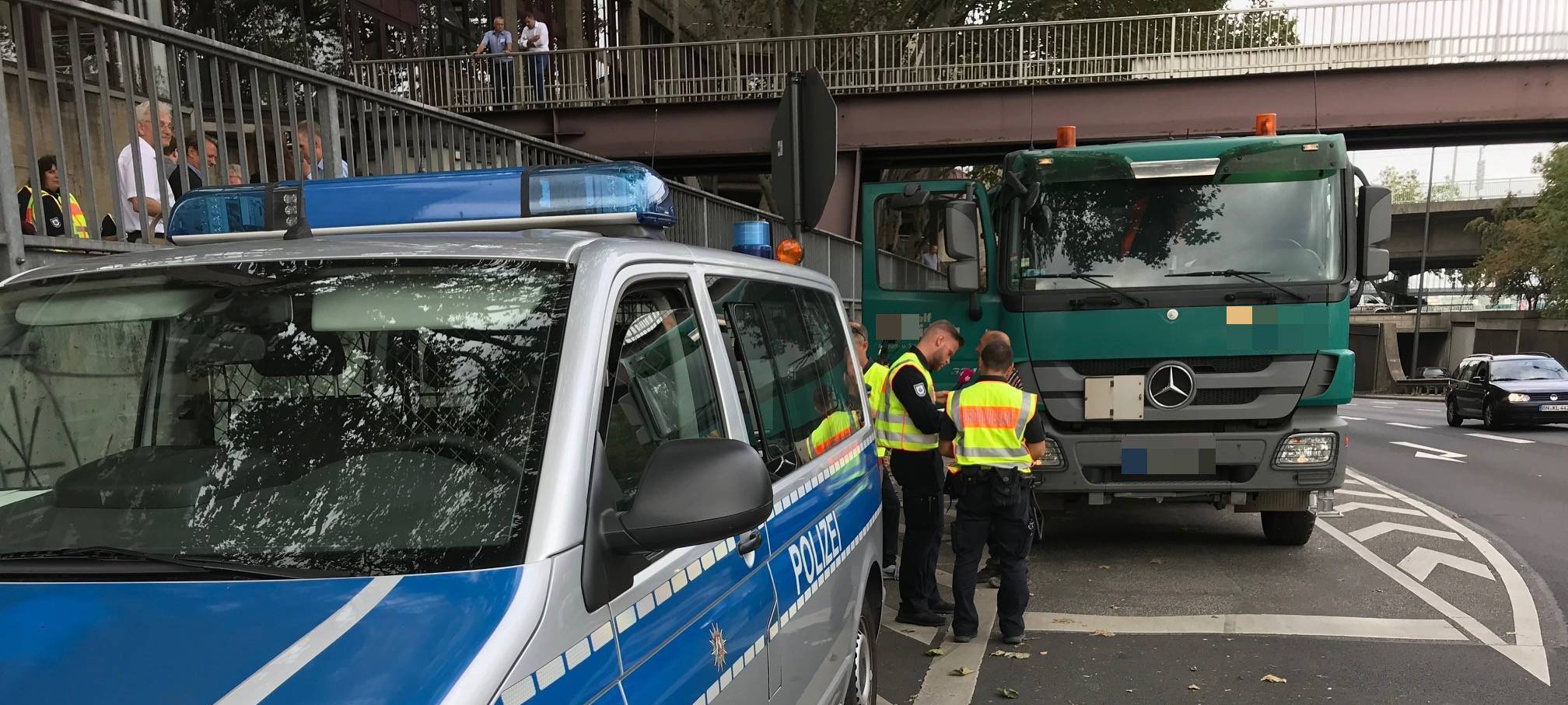 Aktionstag von Stadt und Polizei Köln gegen LKW-Unfälle