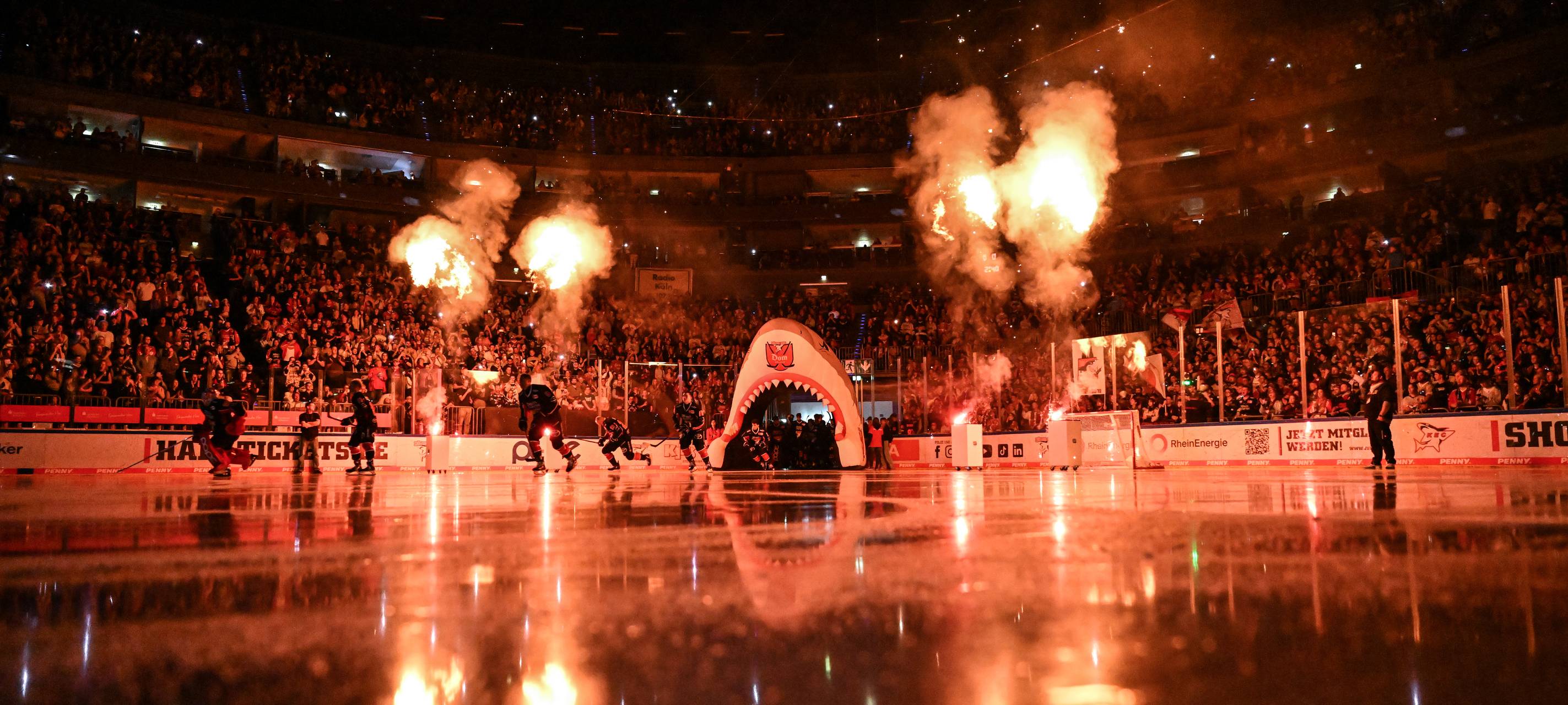 Haie schlagen Frankfurt im Penaltyschießen