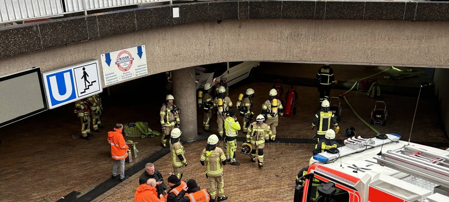 Feuer am Ebertplatz – Feuerwehreinsatz beendet