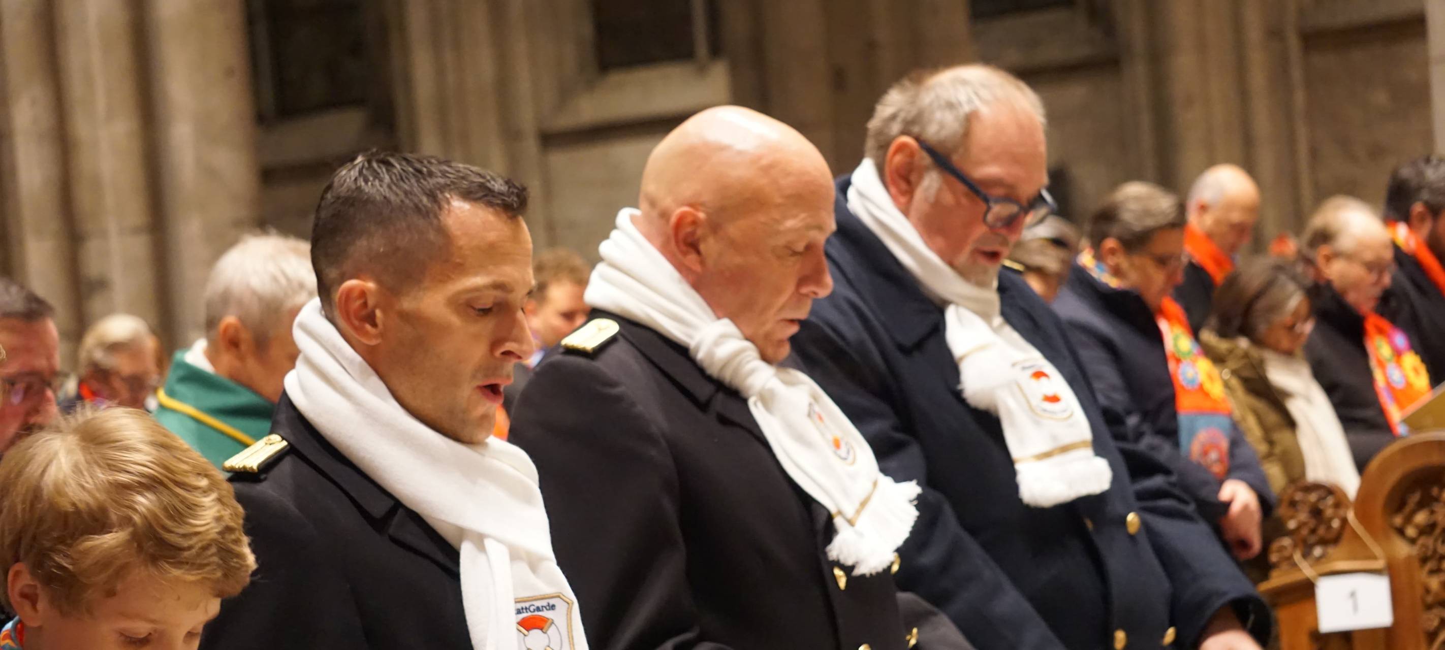 Karnevalisten erobern den Dom
