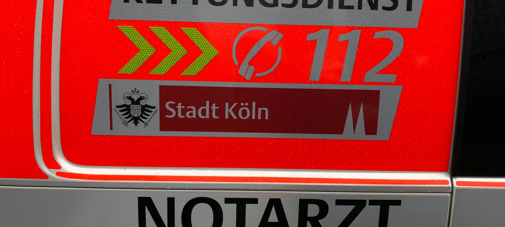 Schwerer Unfall auf der A57 bei Ehrenfeld