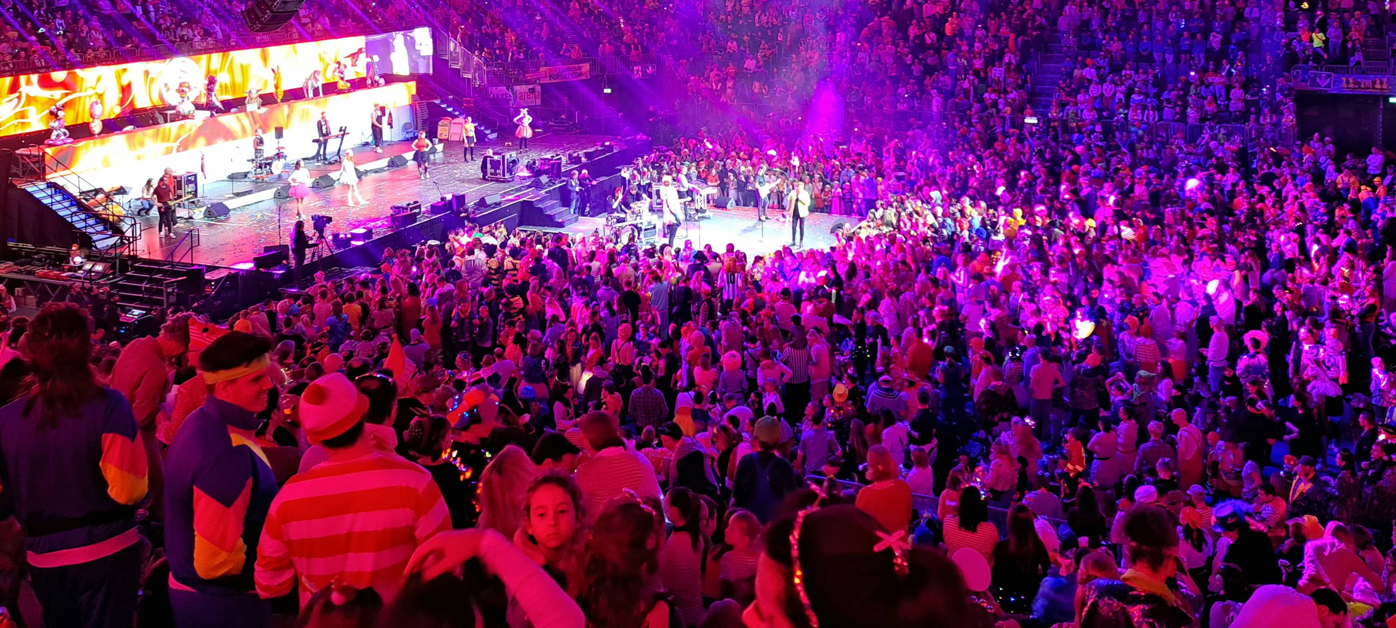 Pänz rocken die Lachende Kölnarena