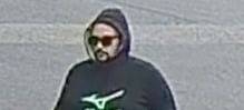 Fotofahndung nach Raub auf Tankstelle