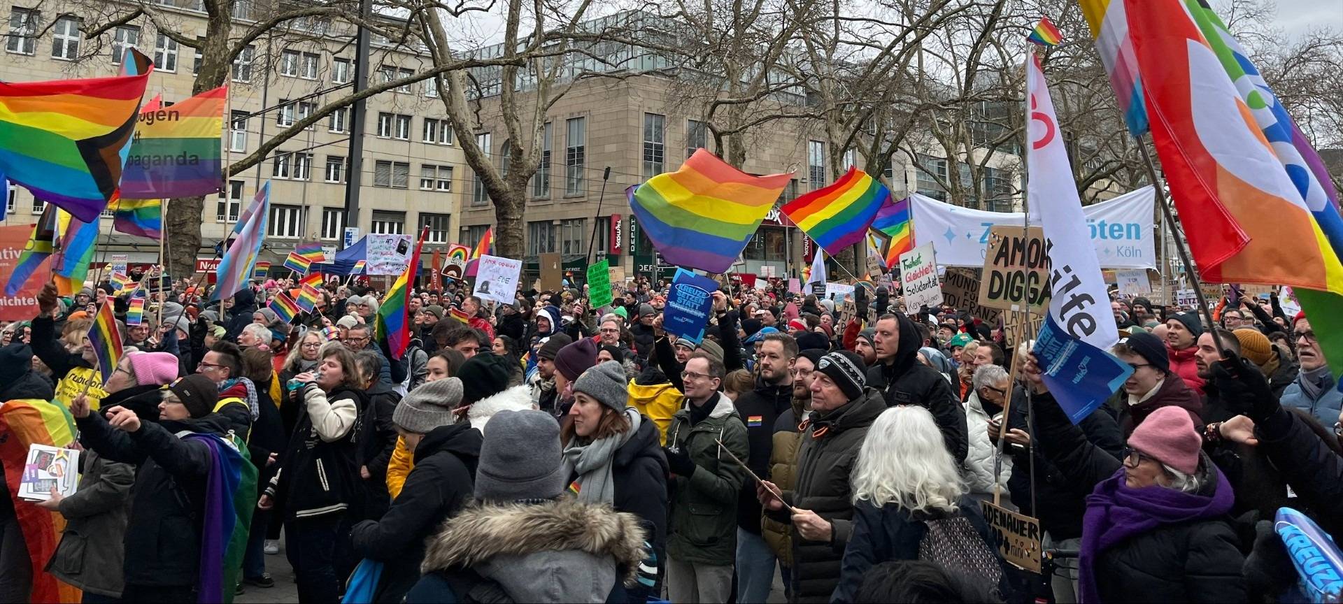 Tausende bei der Demo "Wähl Liebe"