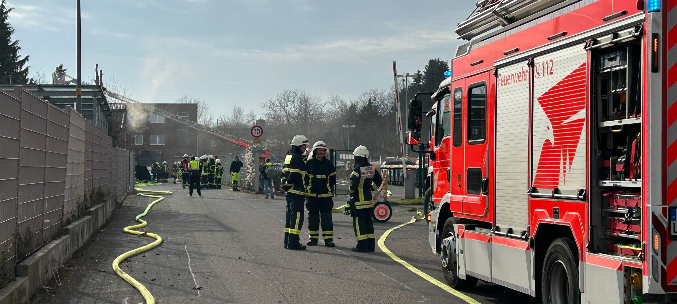 Explosion in Lagerhalle in Rodenkirchen