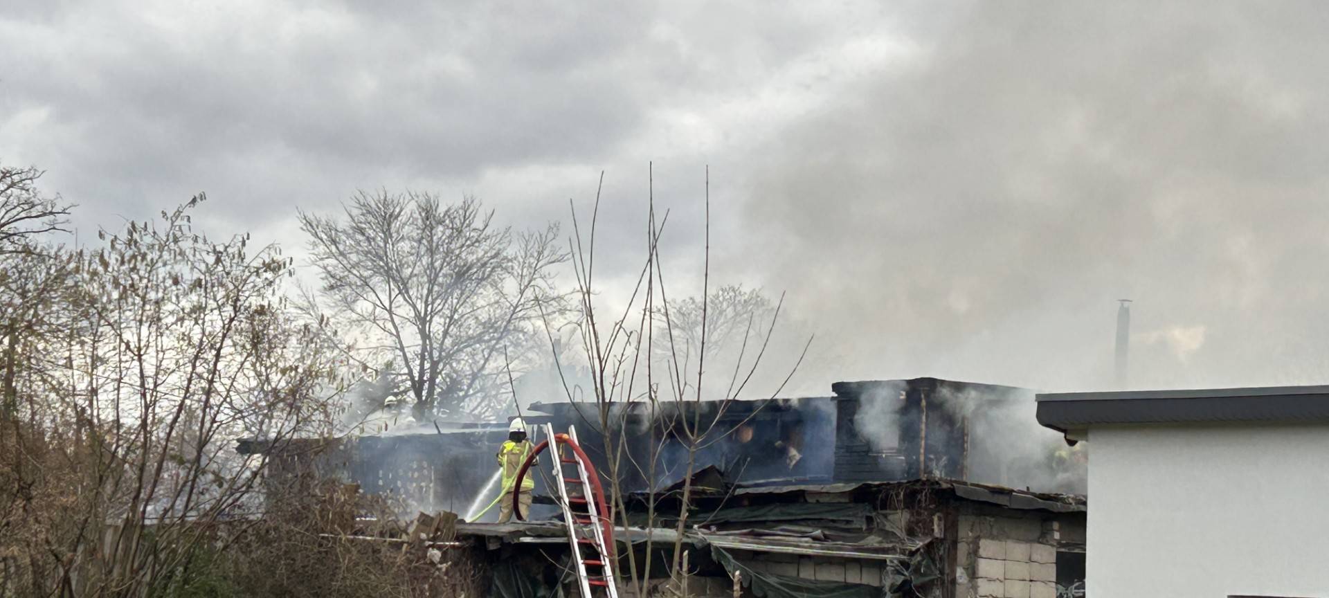 Zollstock: Zwei Verletzte bei Wohnungsbrand