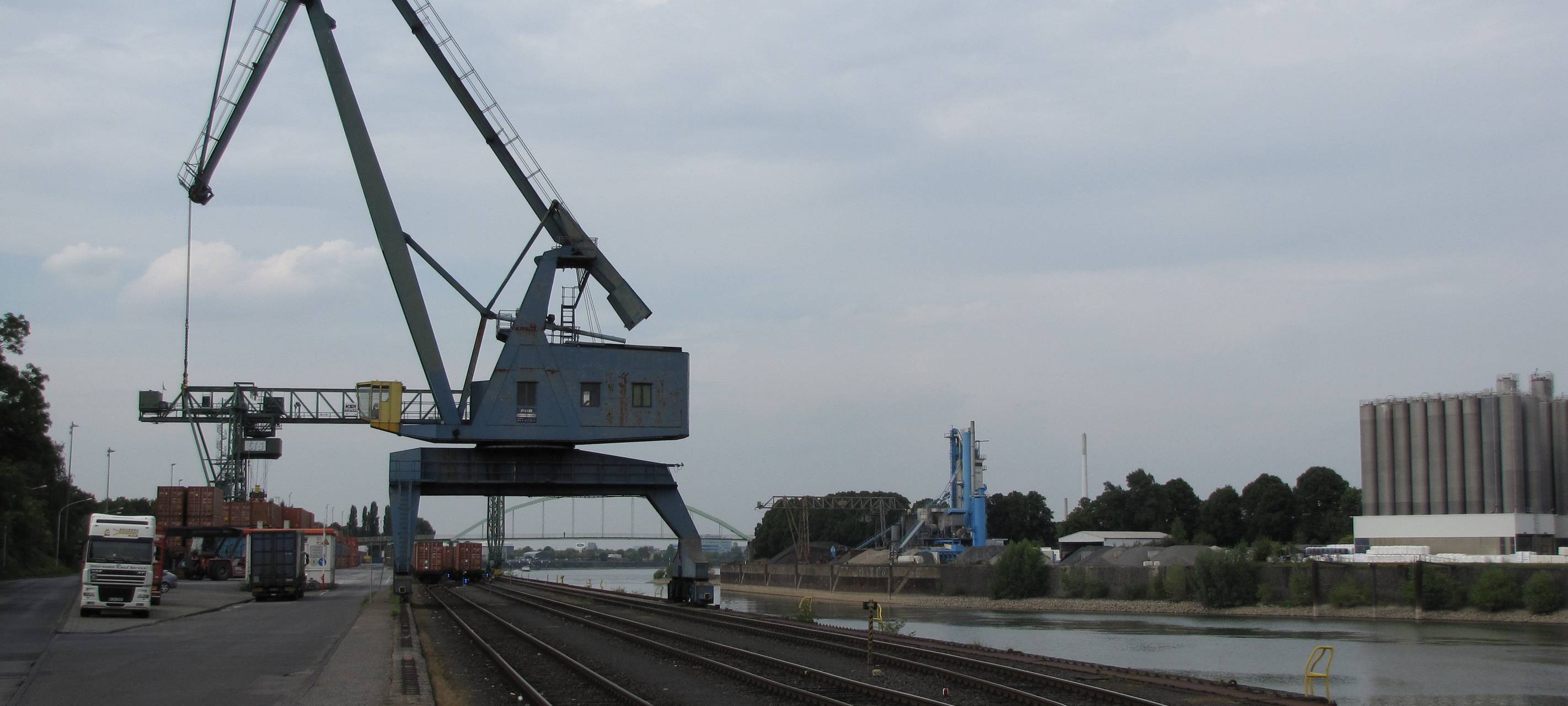Durchfahrtsverbot für LKW am Niehler Hafen gelockert