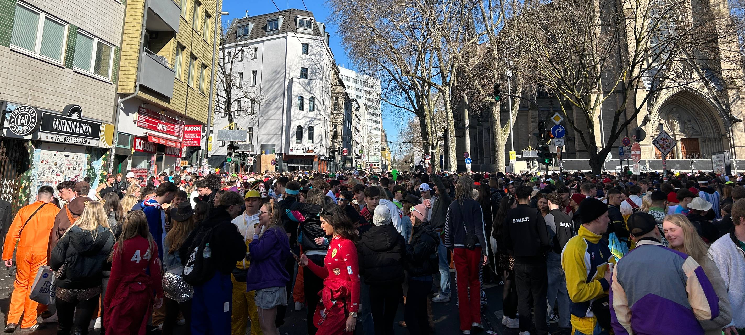 Sessionsauftakt ist bisher friedlich und fröhlich