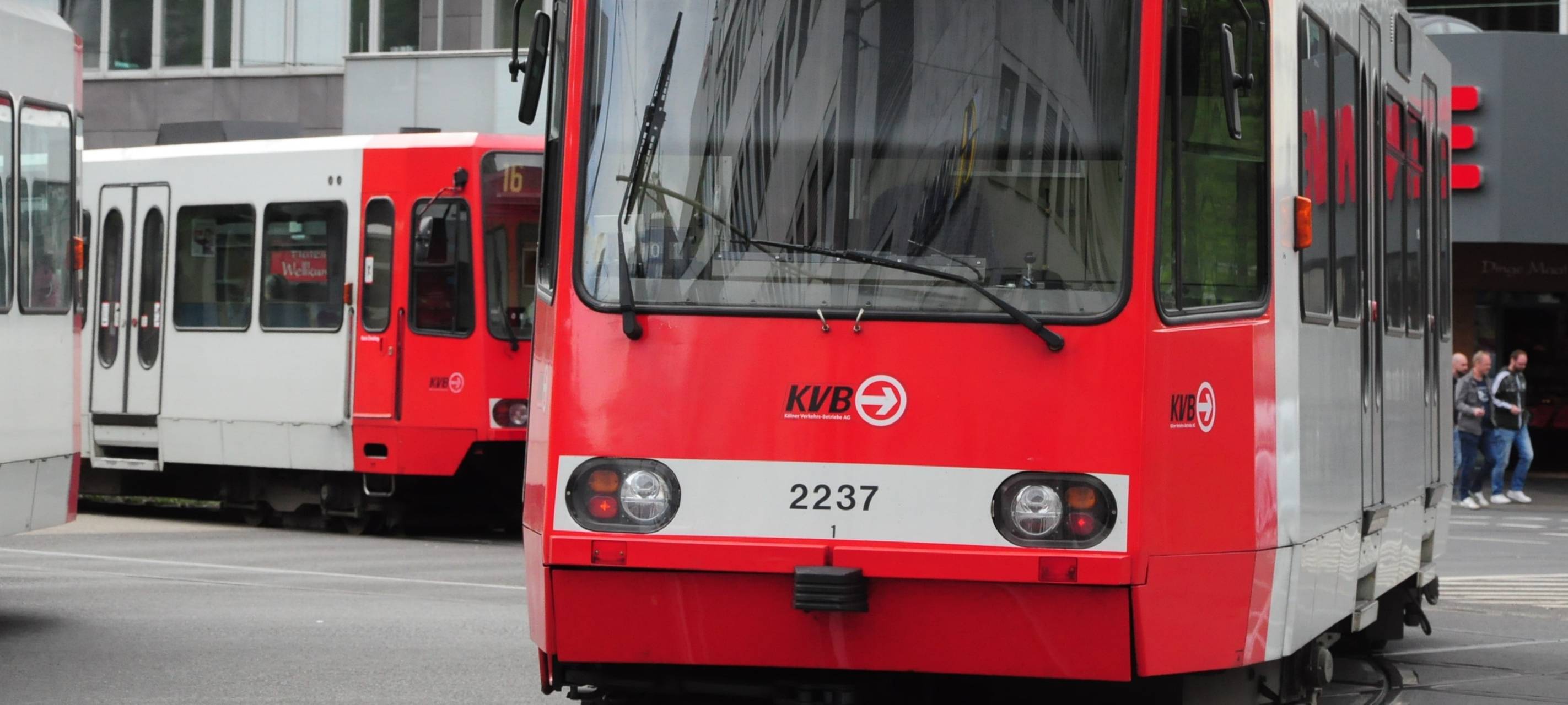 Busse und Bahnen: 10-Minuten-Takt an Samstagen geplant