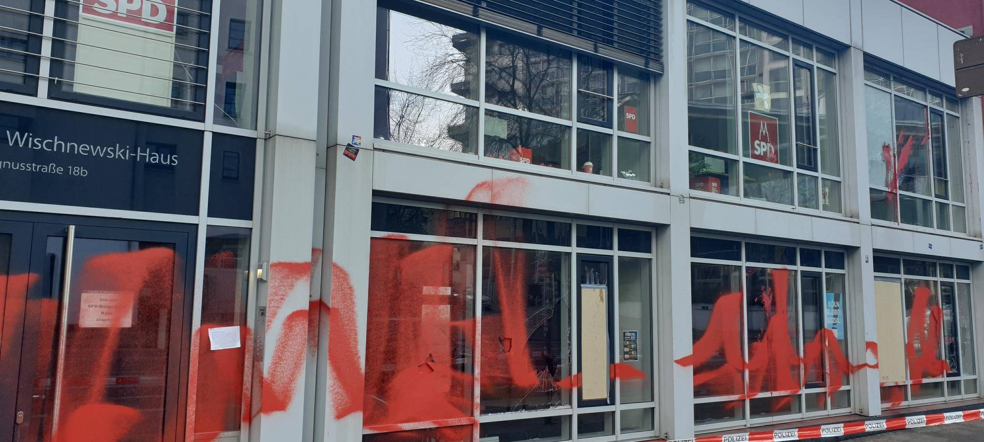 Farbattacke auf Kölner SPD und CDU Büros
