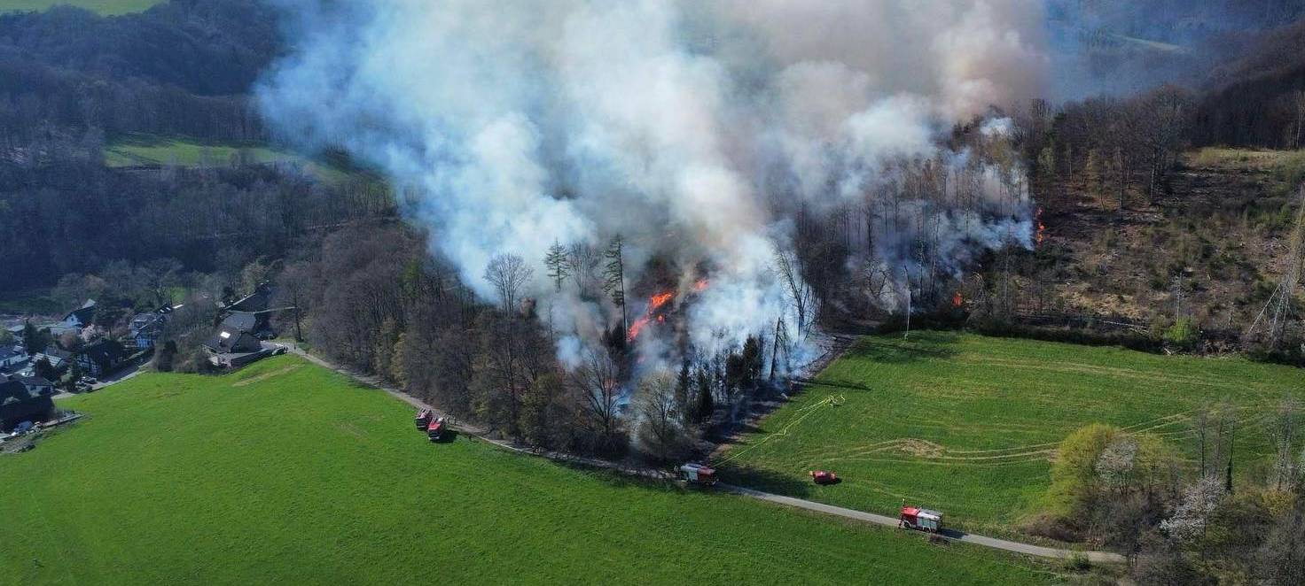 Großer Waldbrand im Bergischen