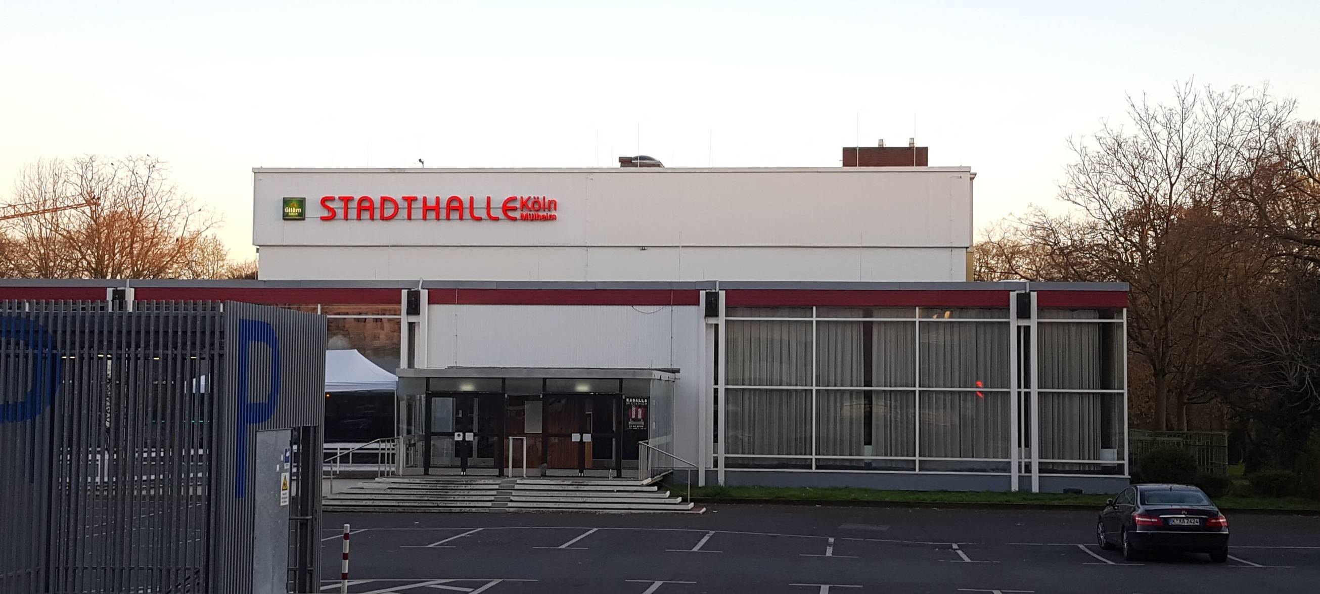 Feuer in Stadthalle: Kasalla-Theater kann stattfinden