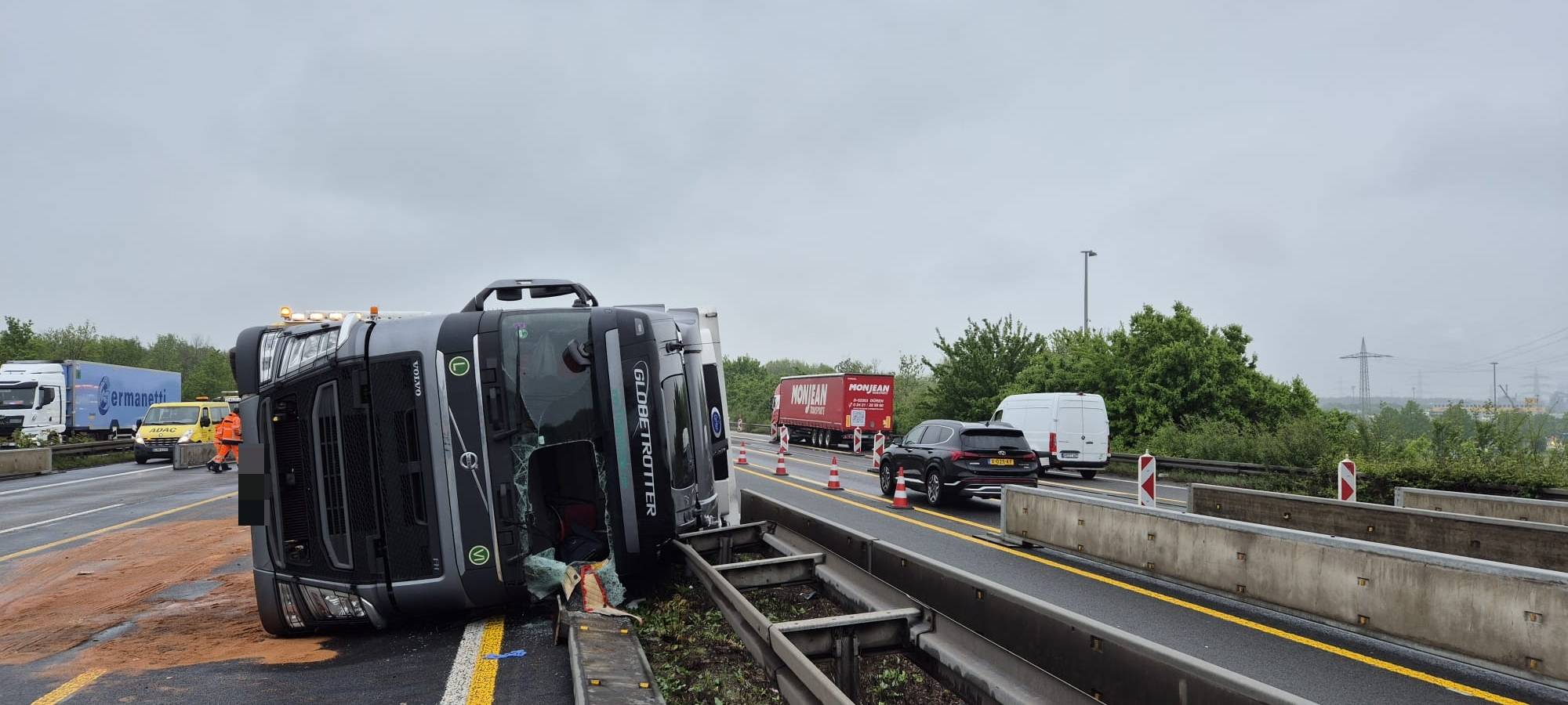 Nach LKW-Unfall: A4 nach Olpe bei Eifeltor gesperrt