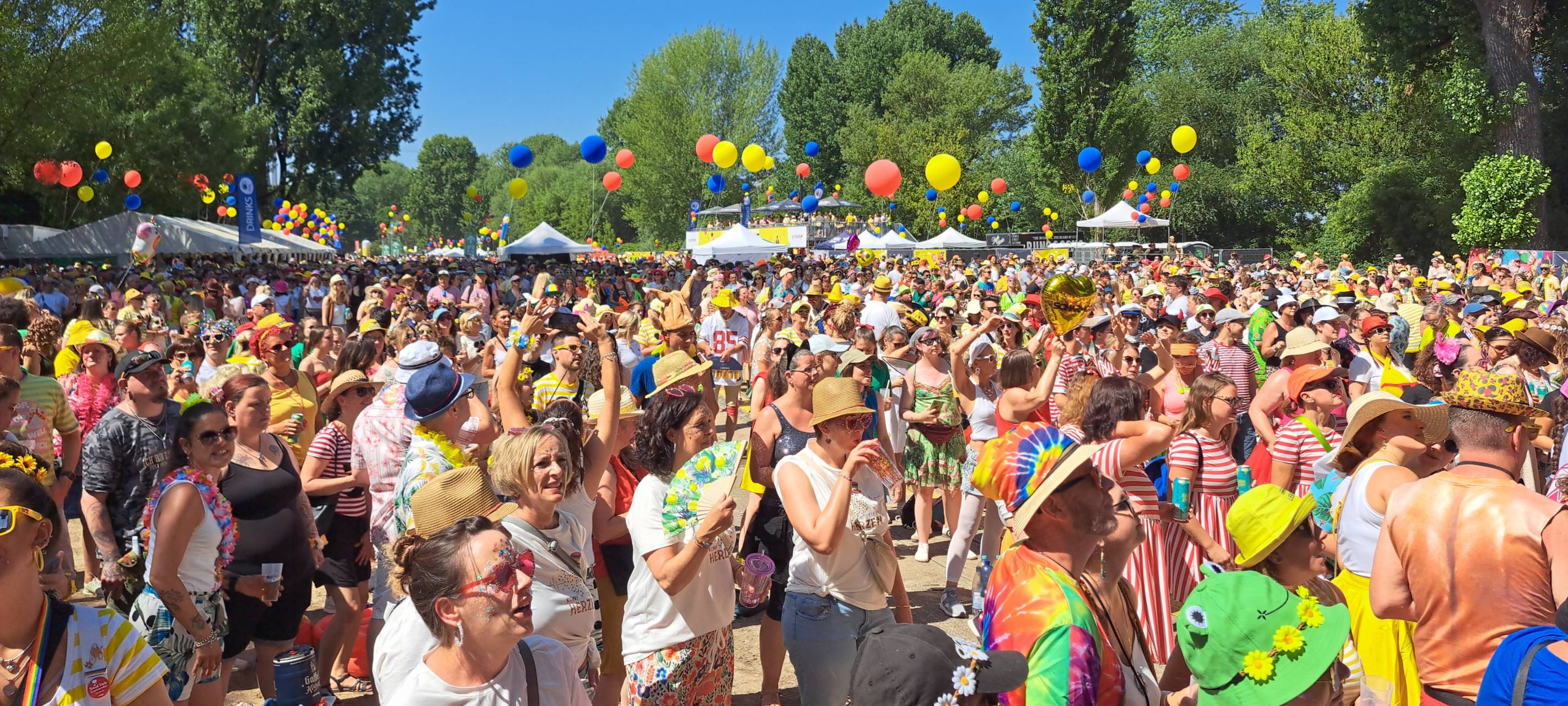Festivalstimmung bei 30 Grad im Kölner Jugendpark