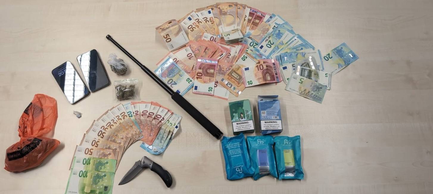 Kontrollen in Kalk: Drogen und Waffen sichergestellt