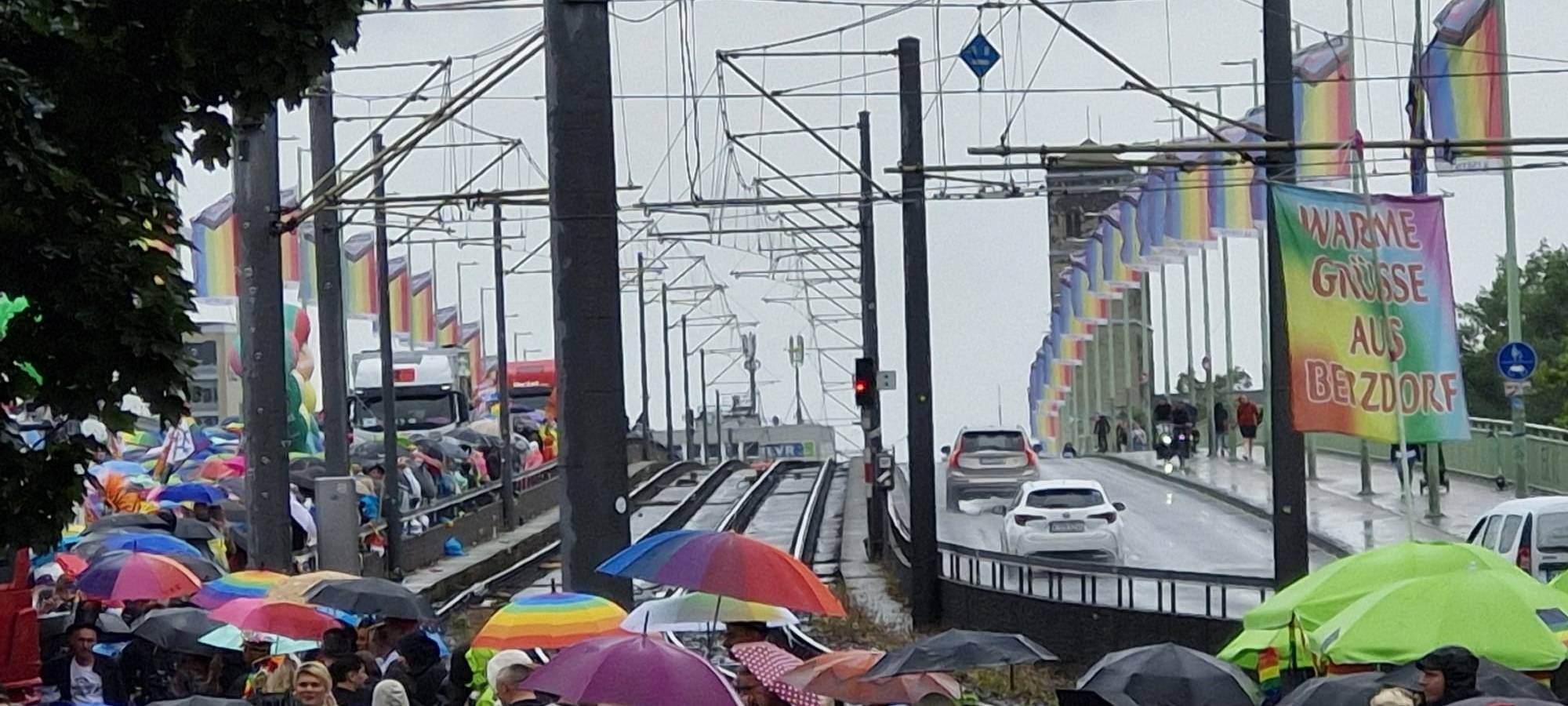 Große CSD-Demo: "Für Queerrechte – Viele. Gemeinsam. Stark!"