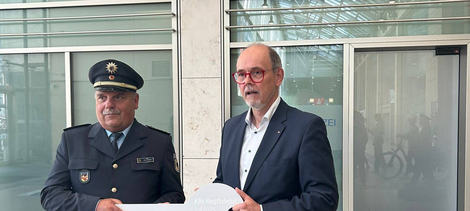 Schlüsselübergabe der Bundespolizei am Kölner Hauptbahnhof