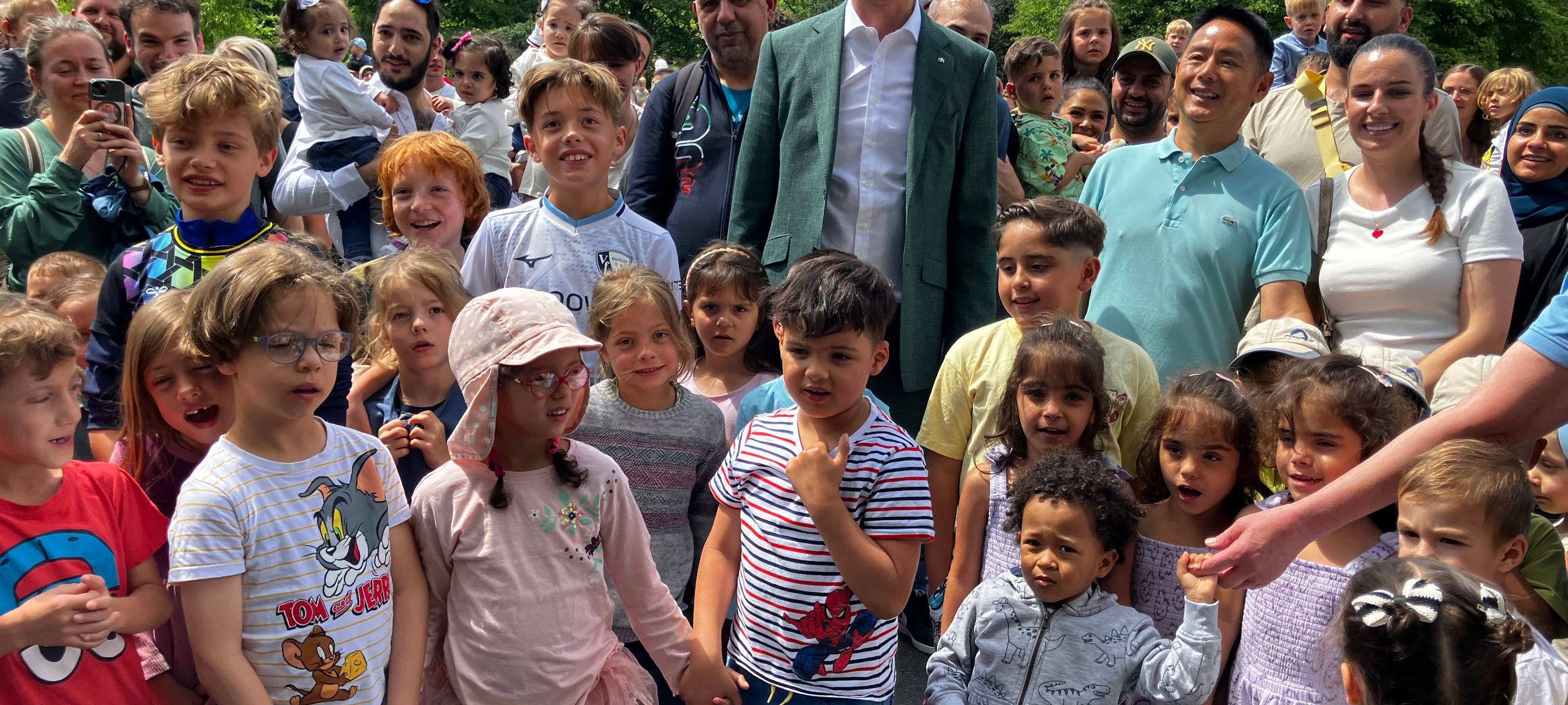 Wüst im Kölner Zoo: Jubiläum, Richtfest und Mehrlingspatentreffen